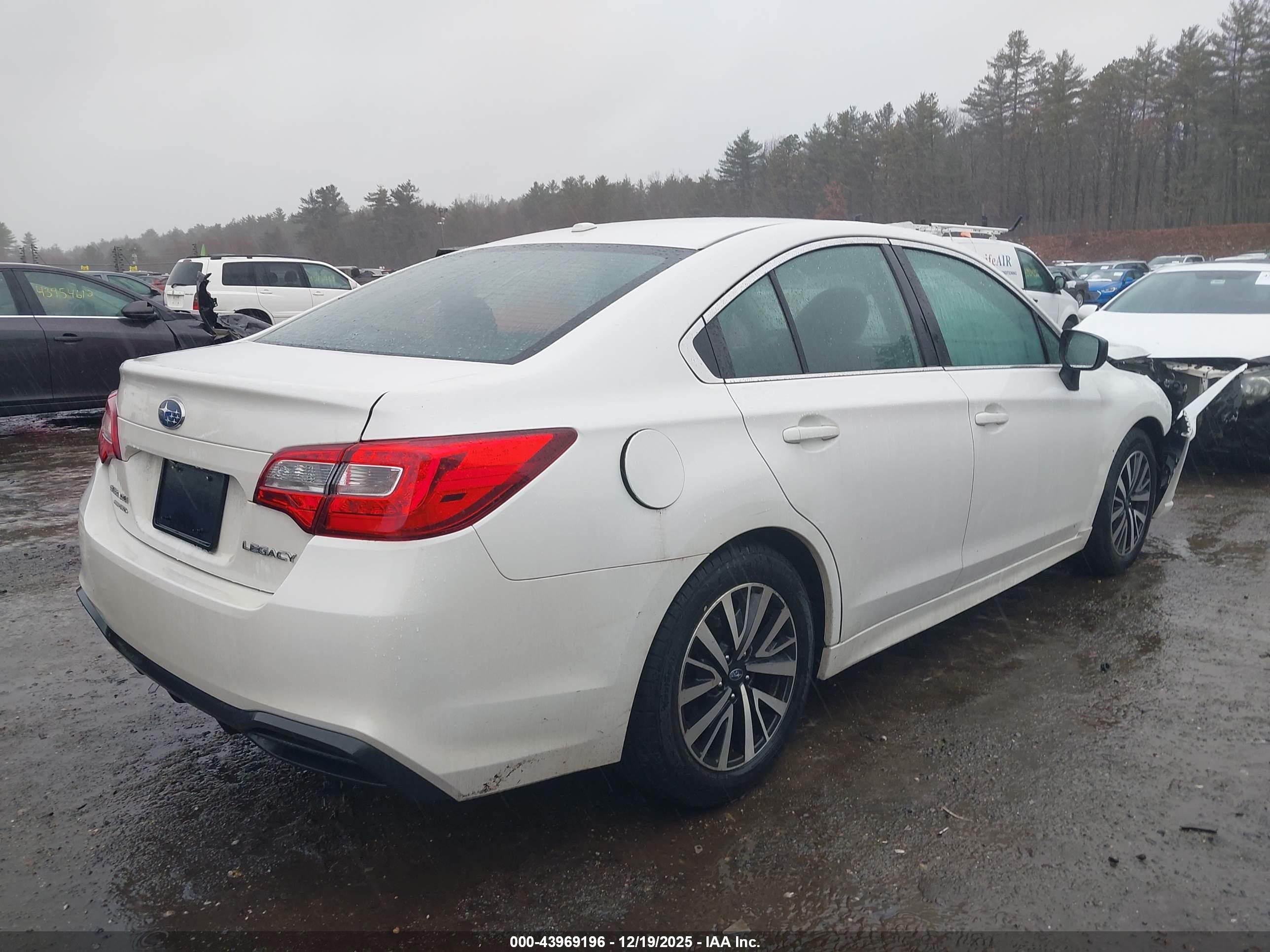 SUBARU LEGACY image 4