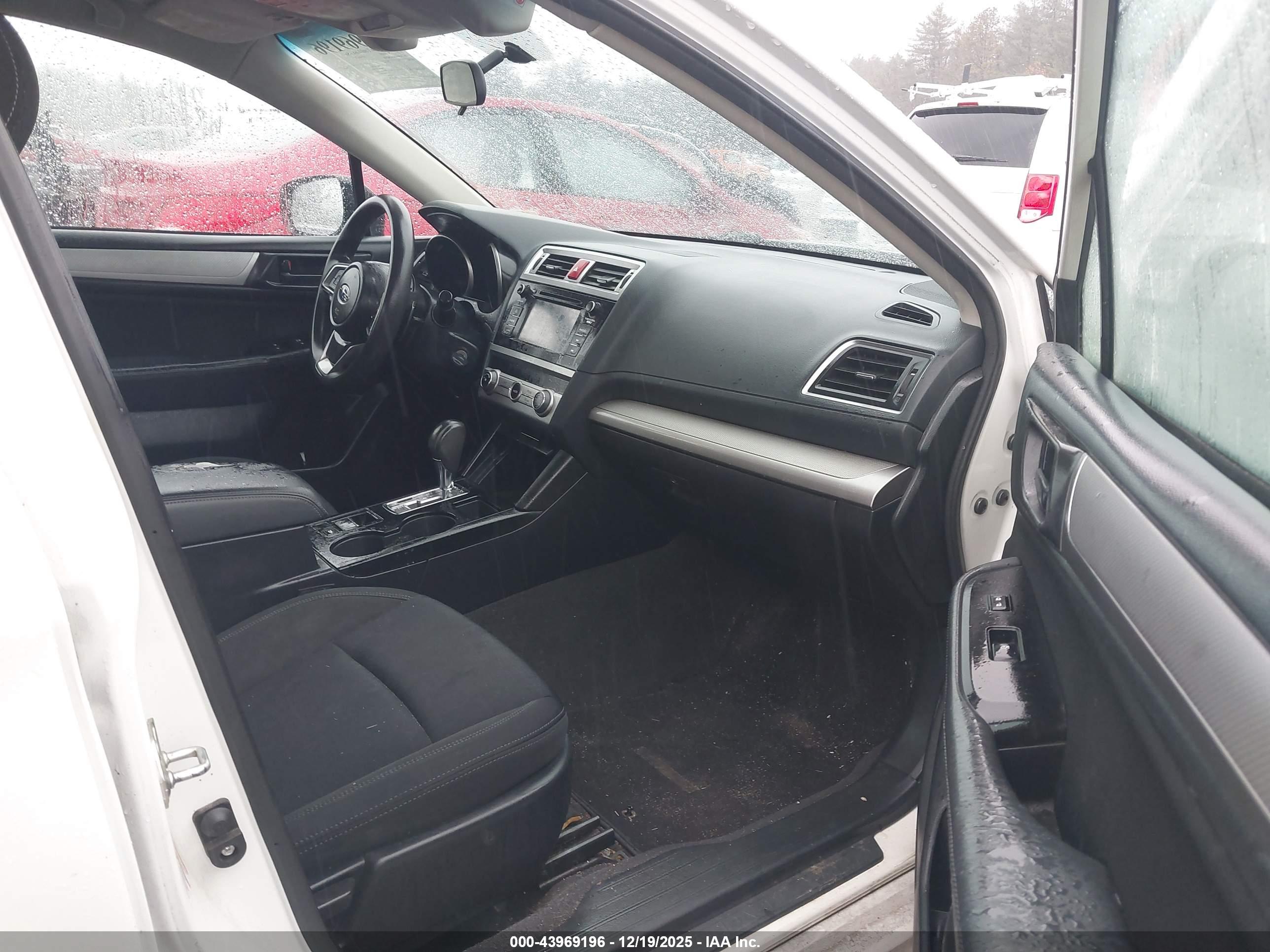 SUBARU LEGACY image 5