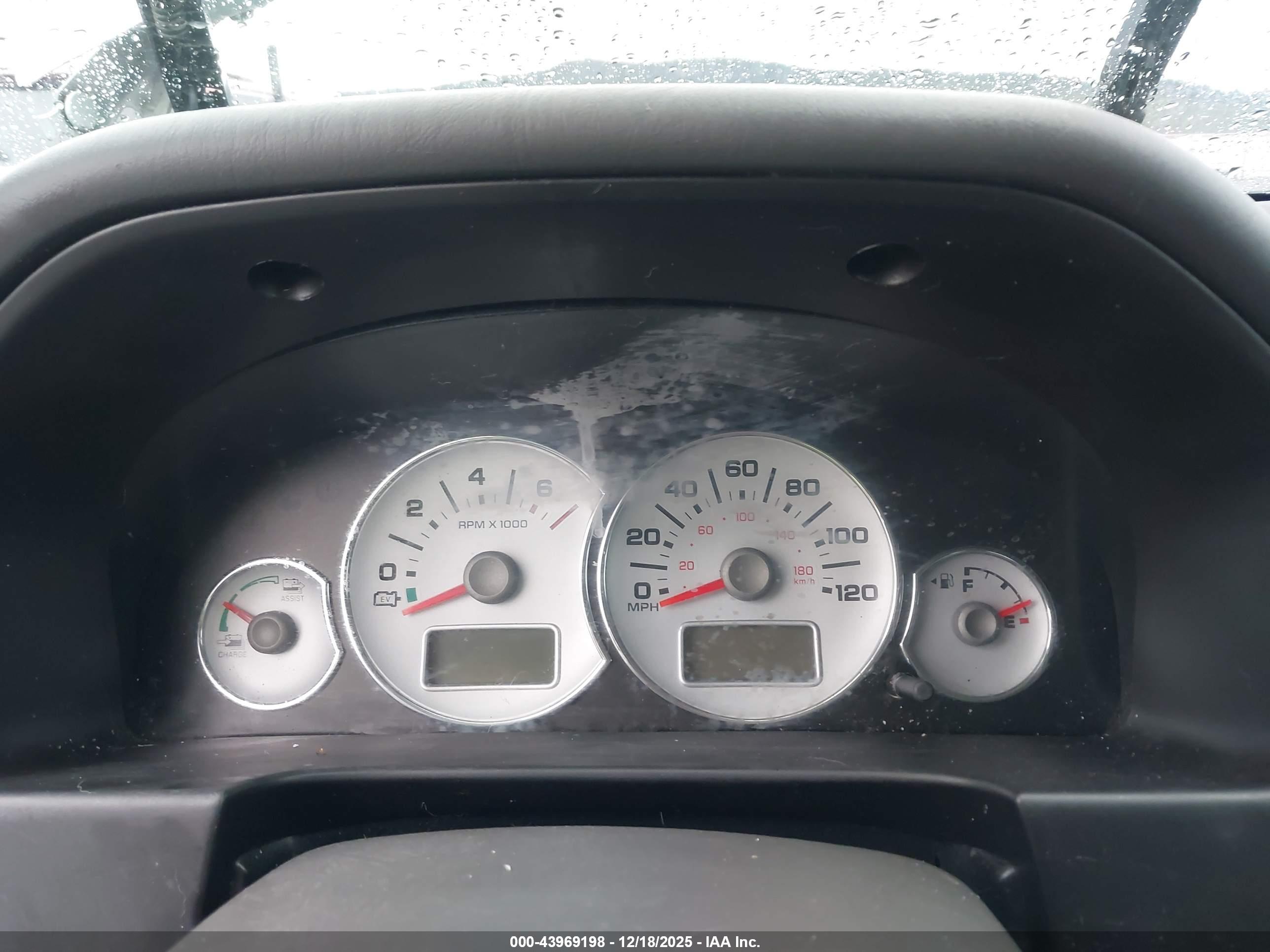 FORD ESCAPE image 7