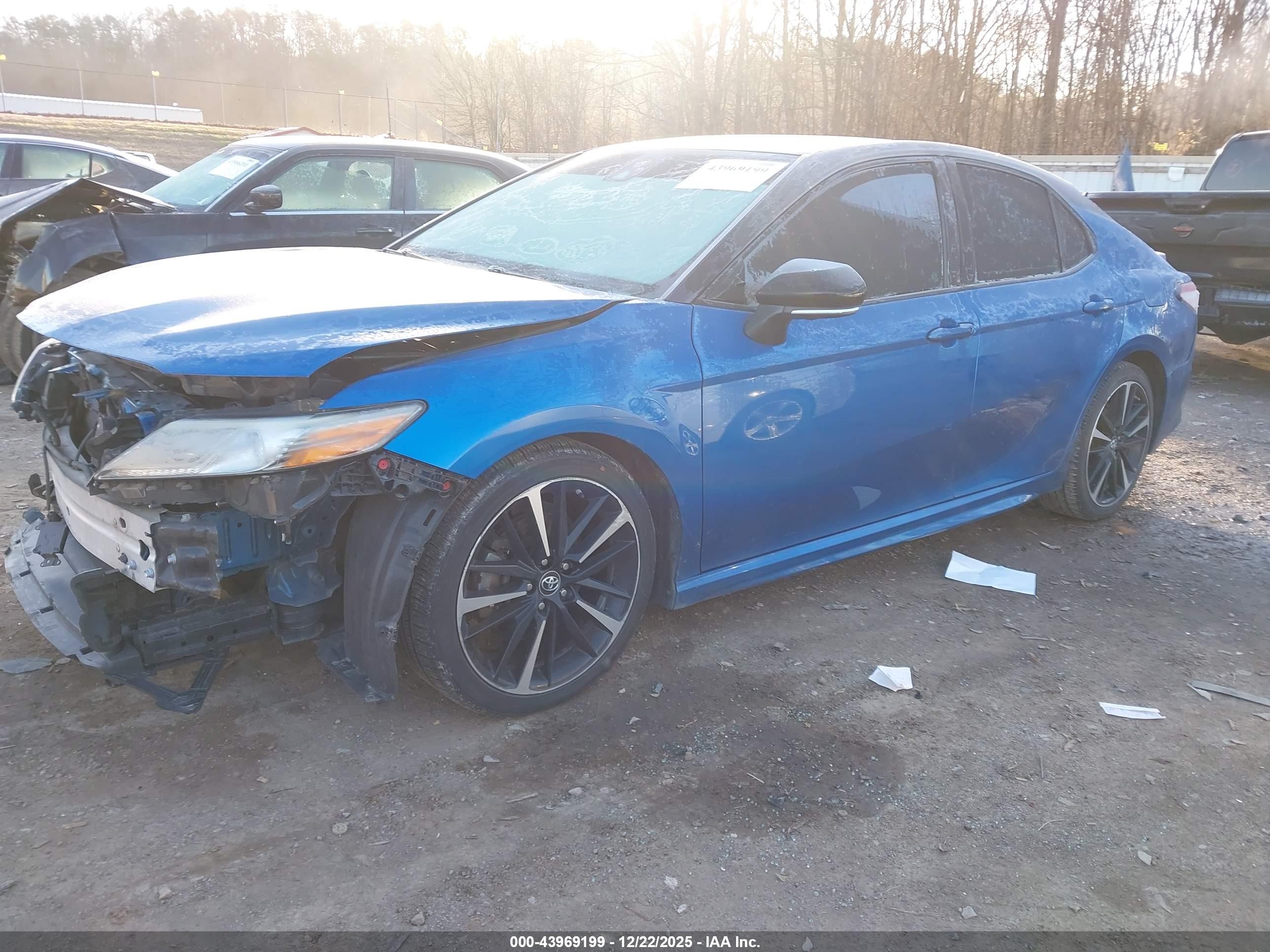 TOYOTA CAMRY image 2