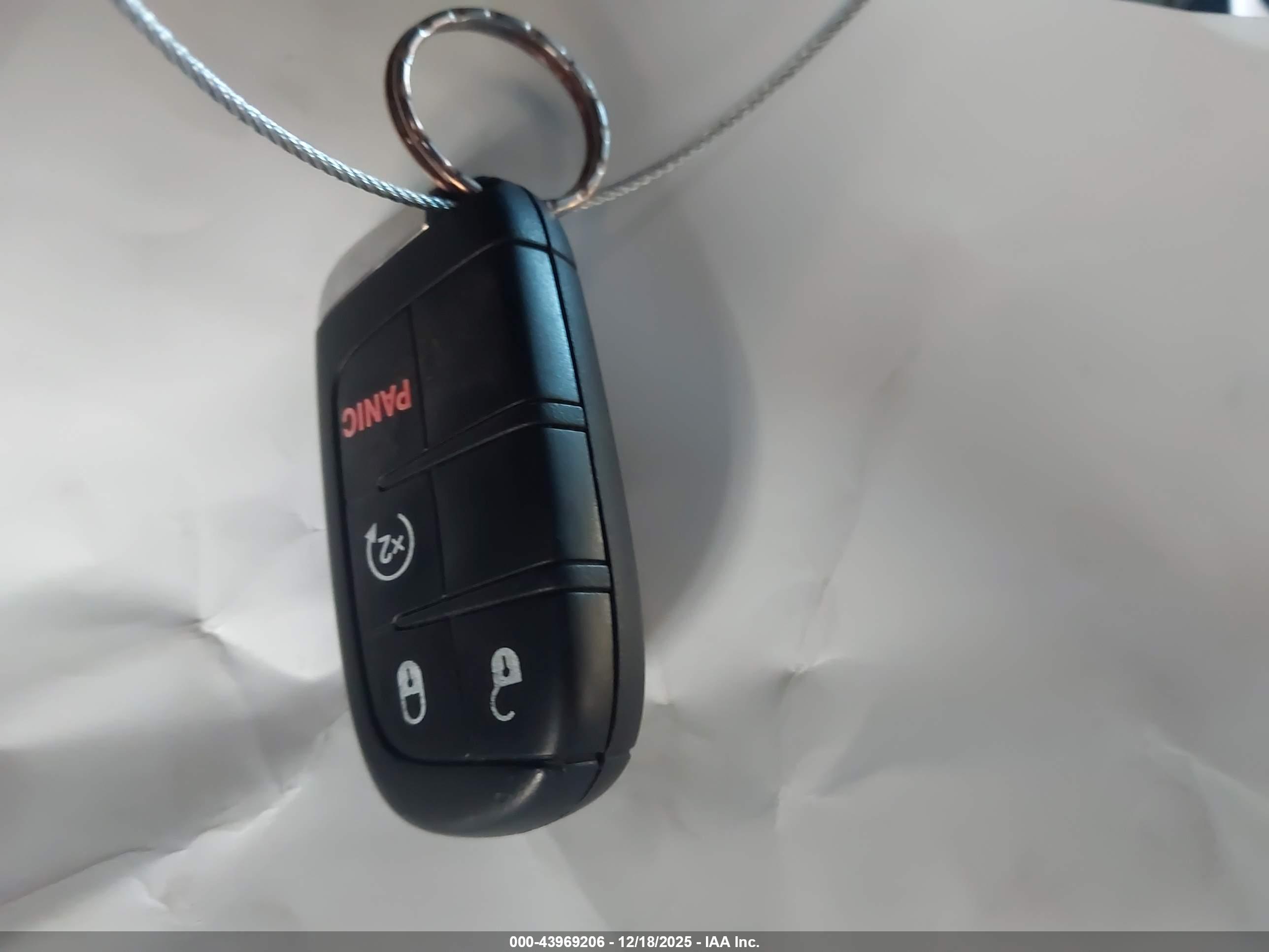 JEEP RENEGADE image 11