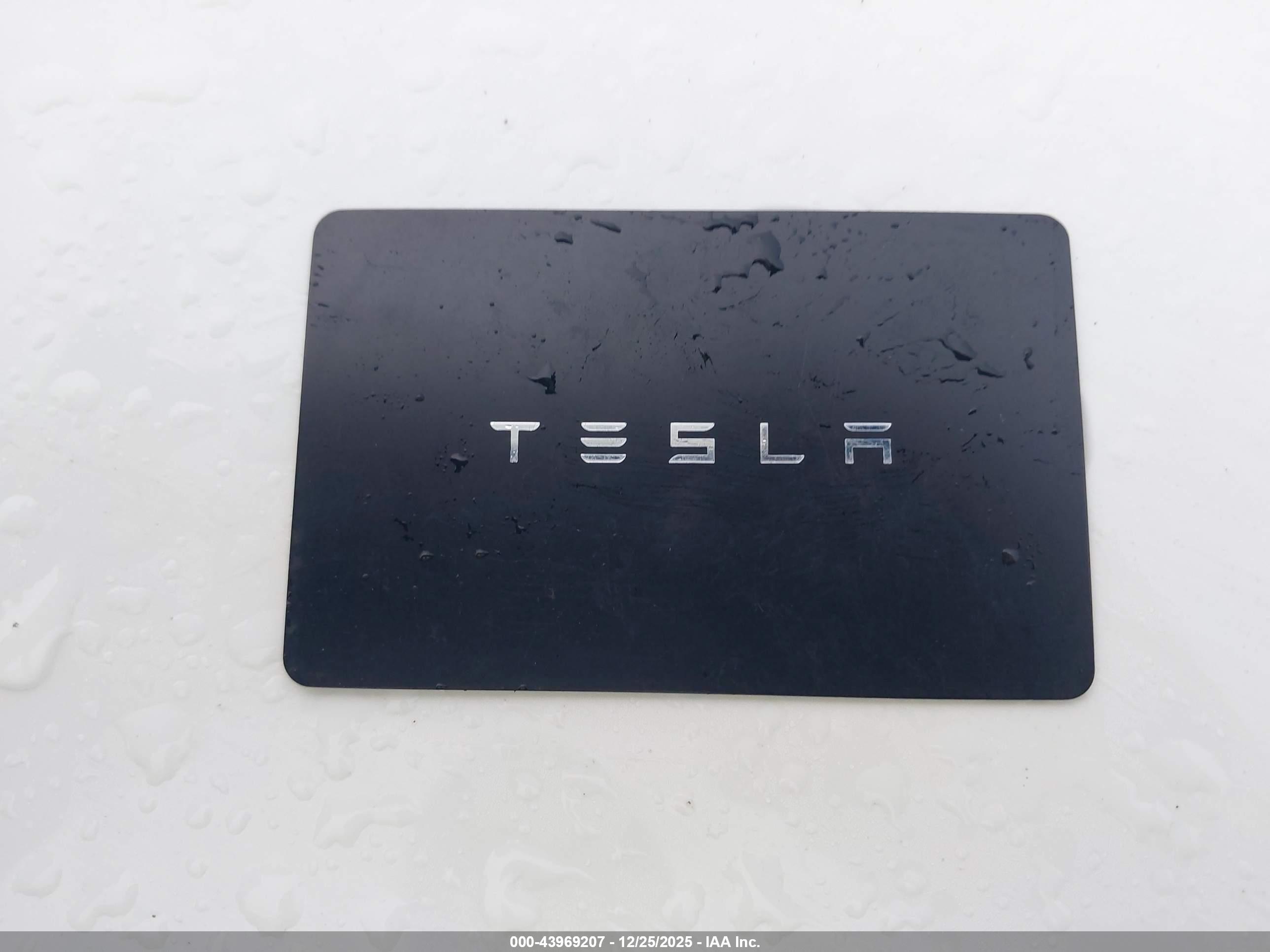 TESLA MODEL image 11