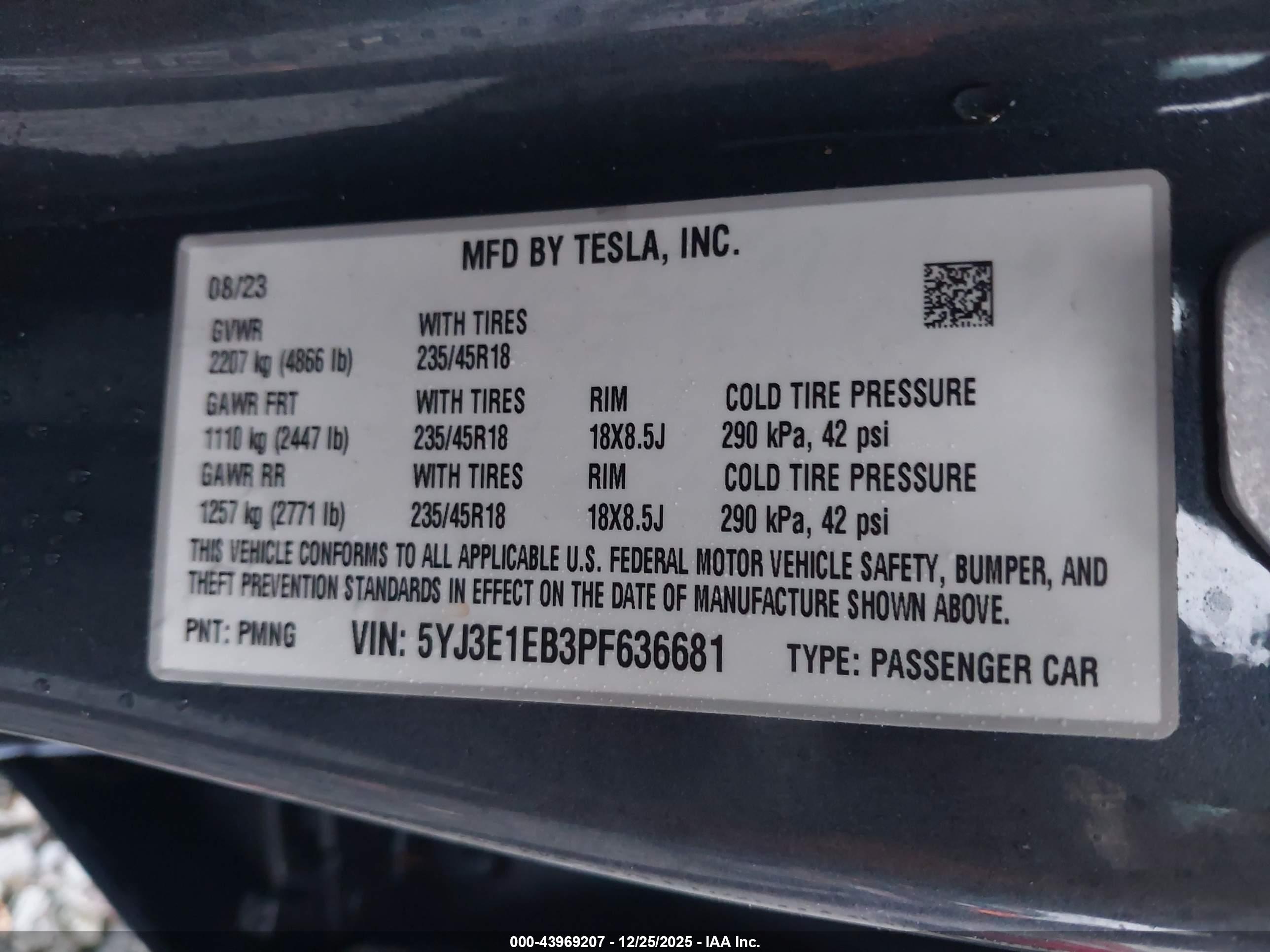 TESLA MODEL image 9