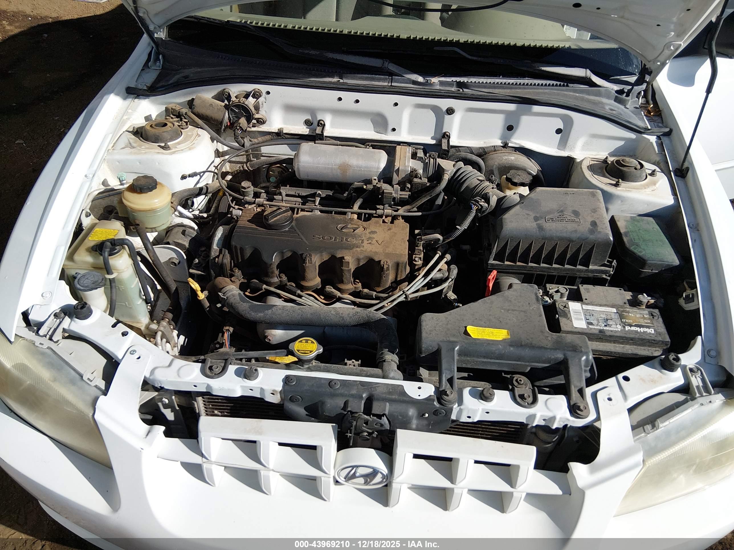 HYUNDAI ACCENT image 10
