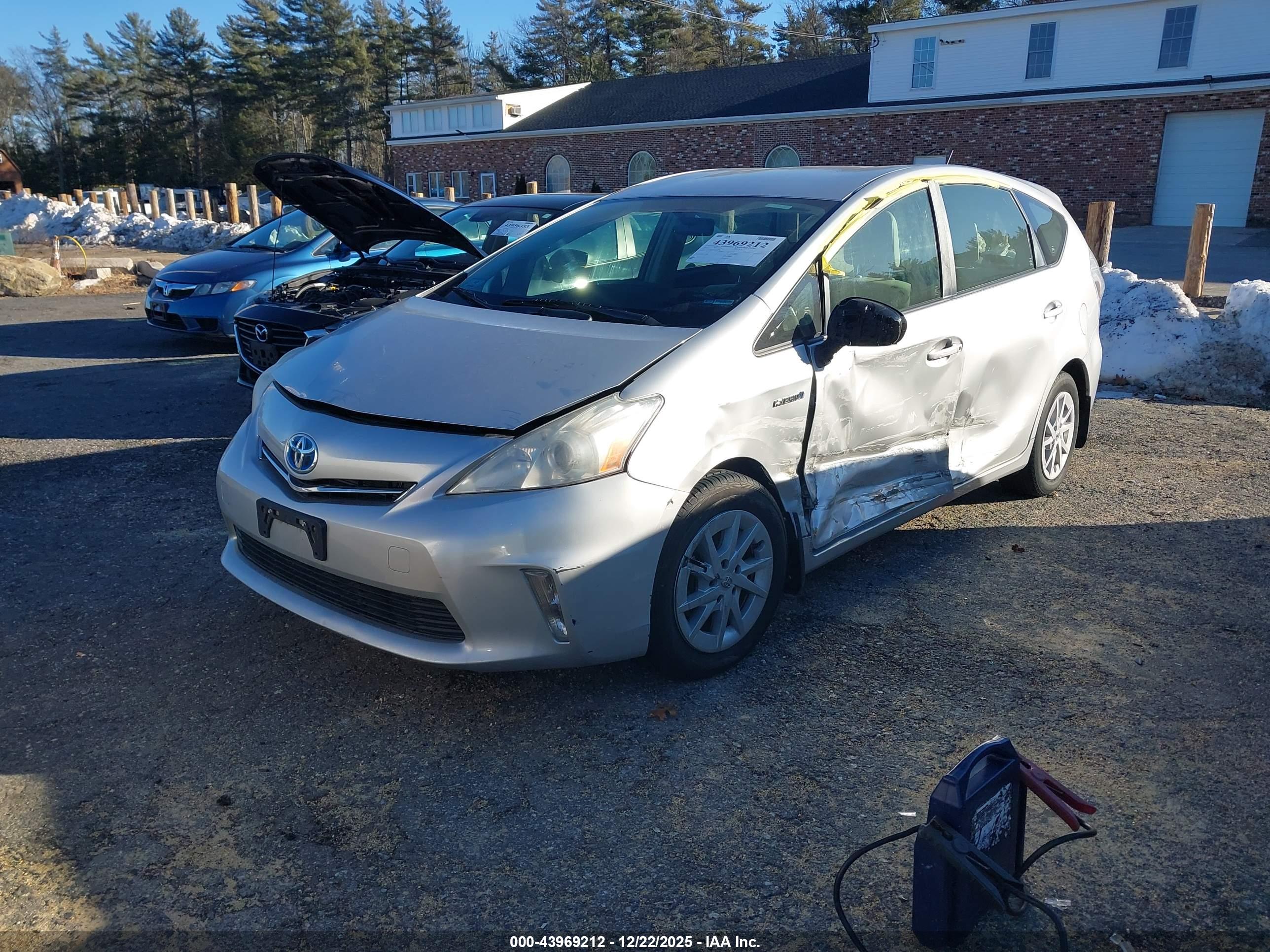 TOYOTA PRIUS image 2
