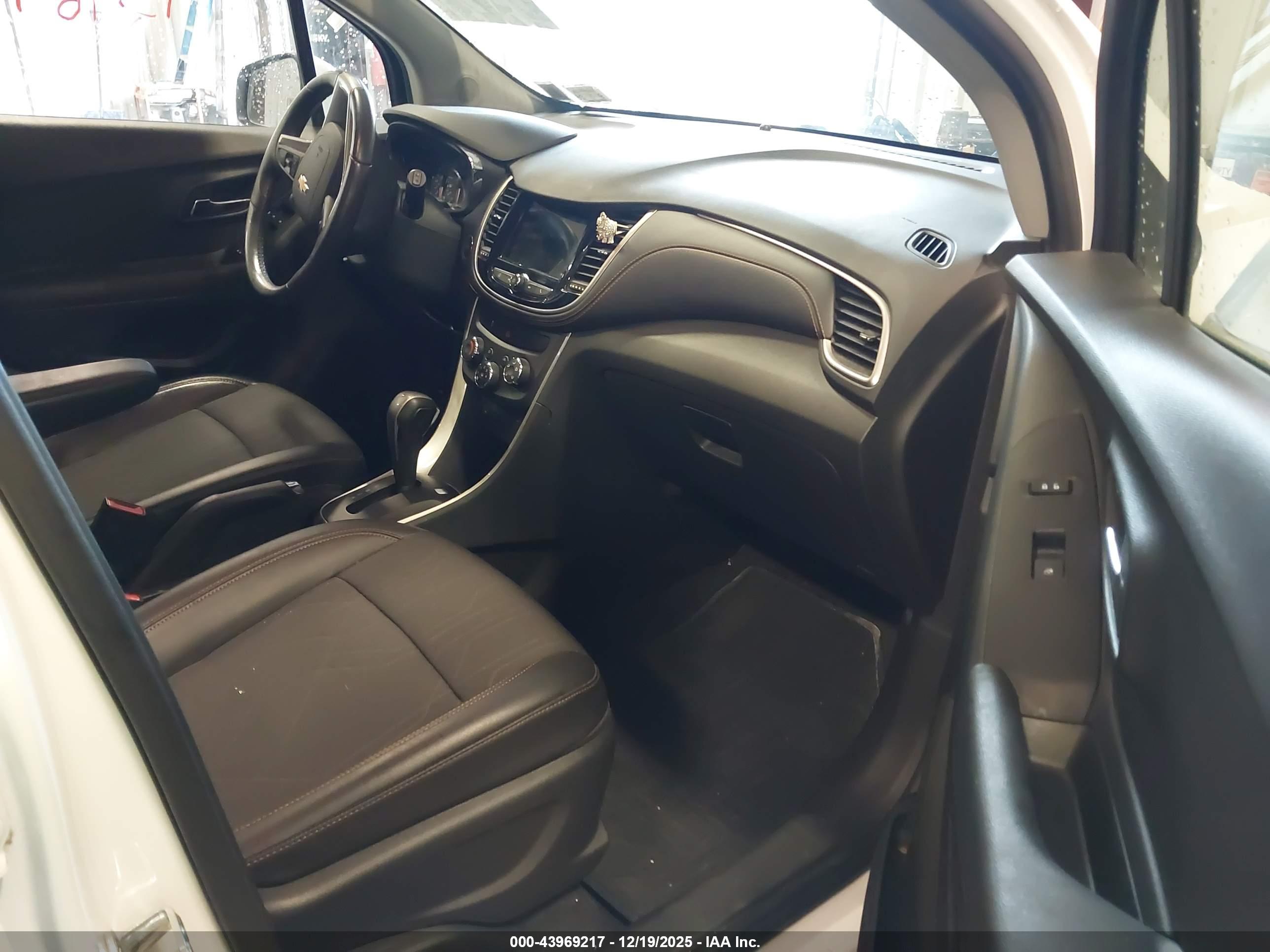 CHEVROLET TRAX image 5