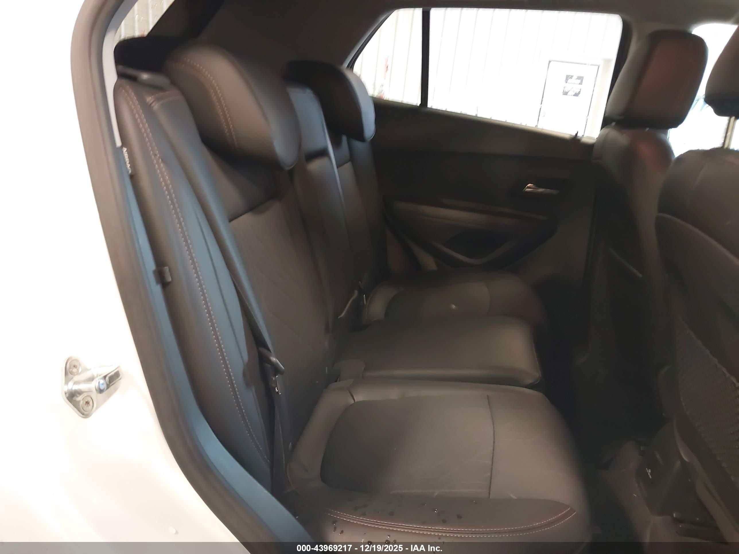CHEVROLET TRAX image 8