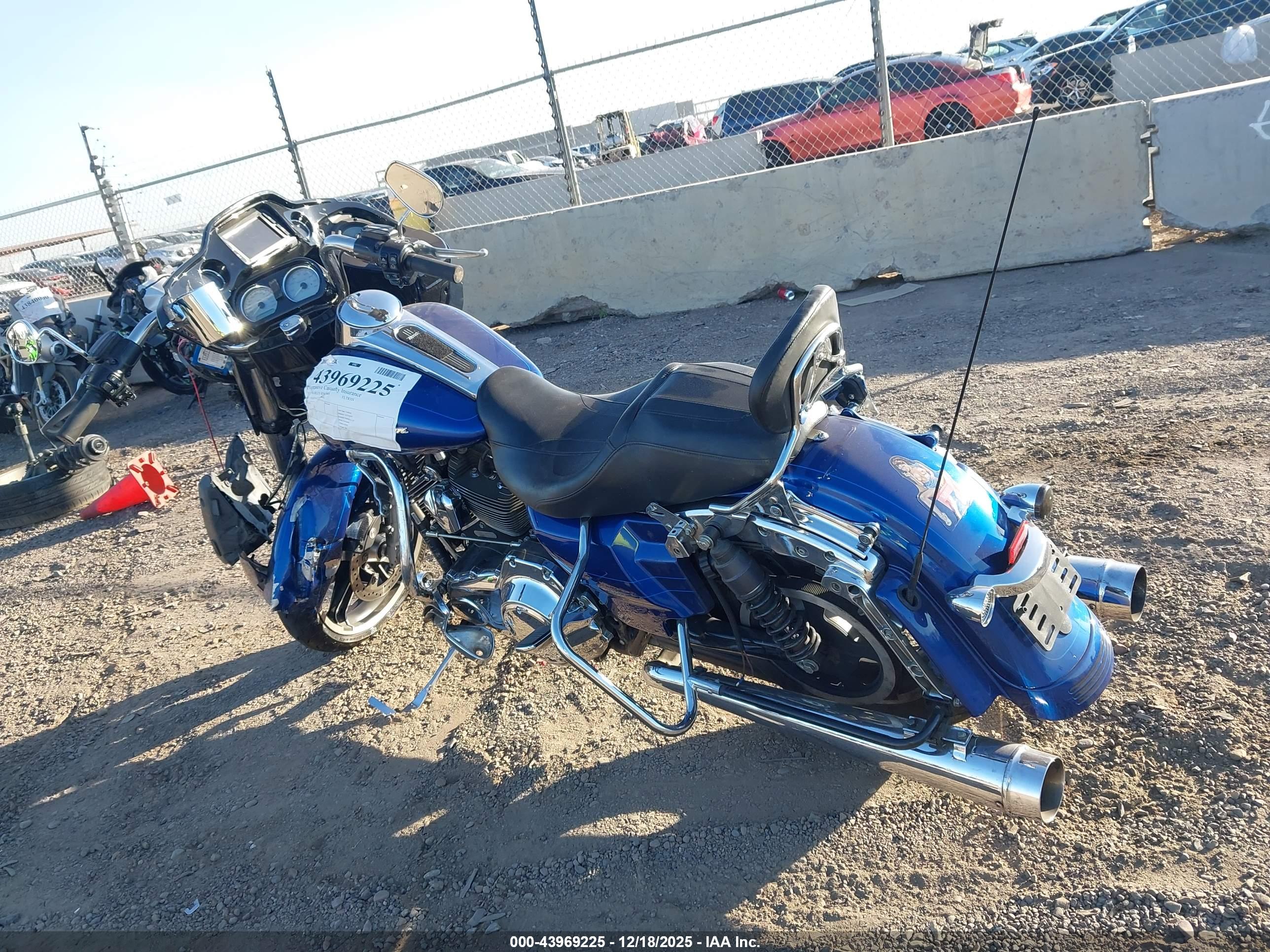 HARLEY-DAVIDSON FLTRXS image 3