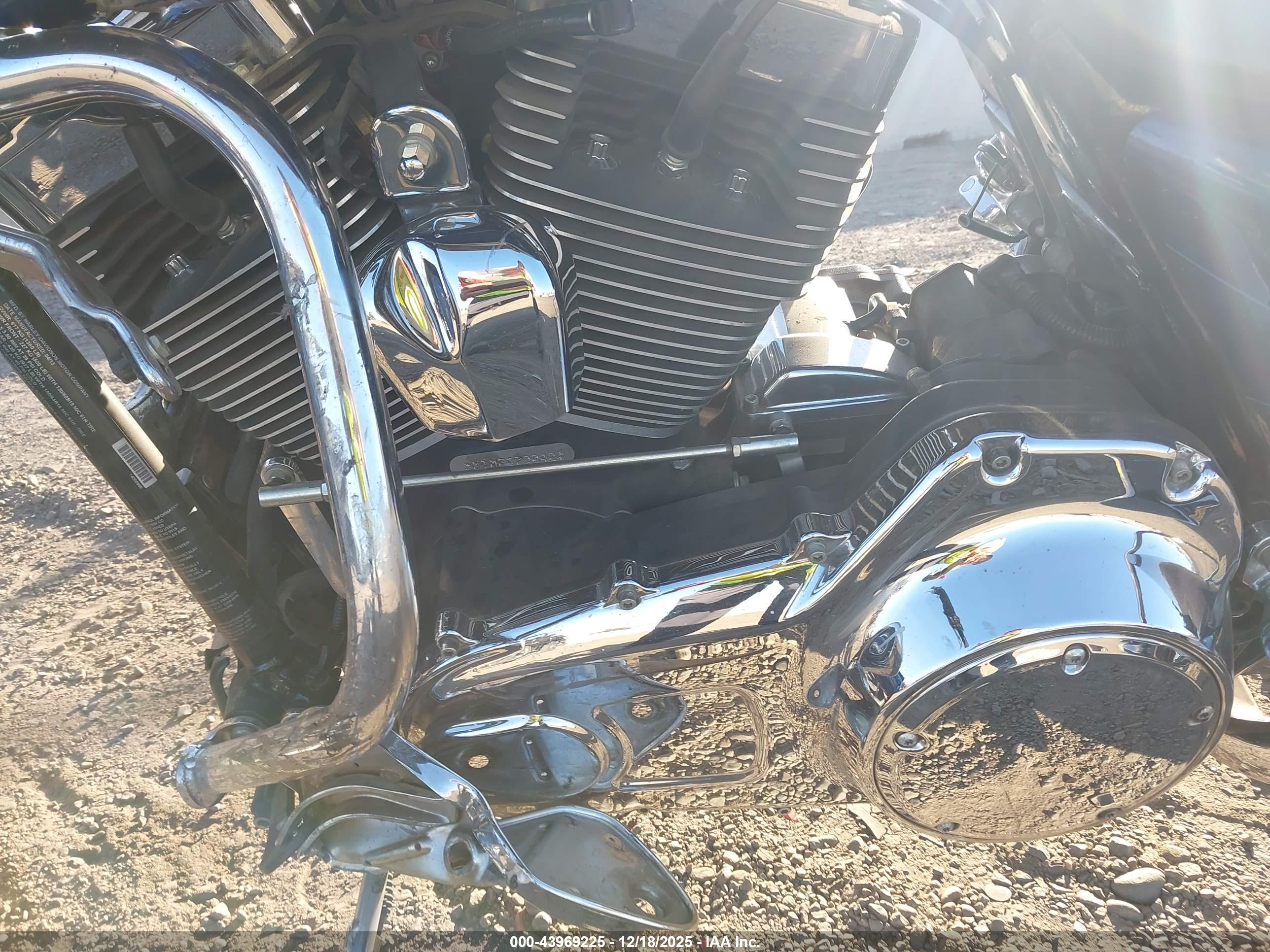HARLEY-DAVIDSON FLTRXS image 9