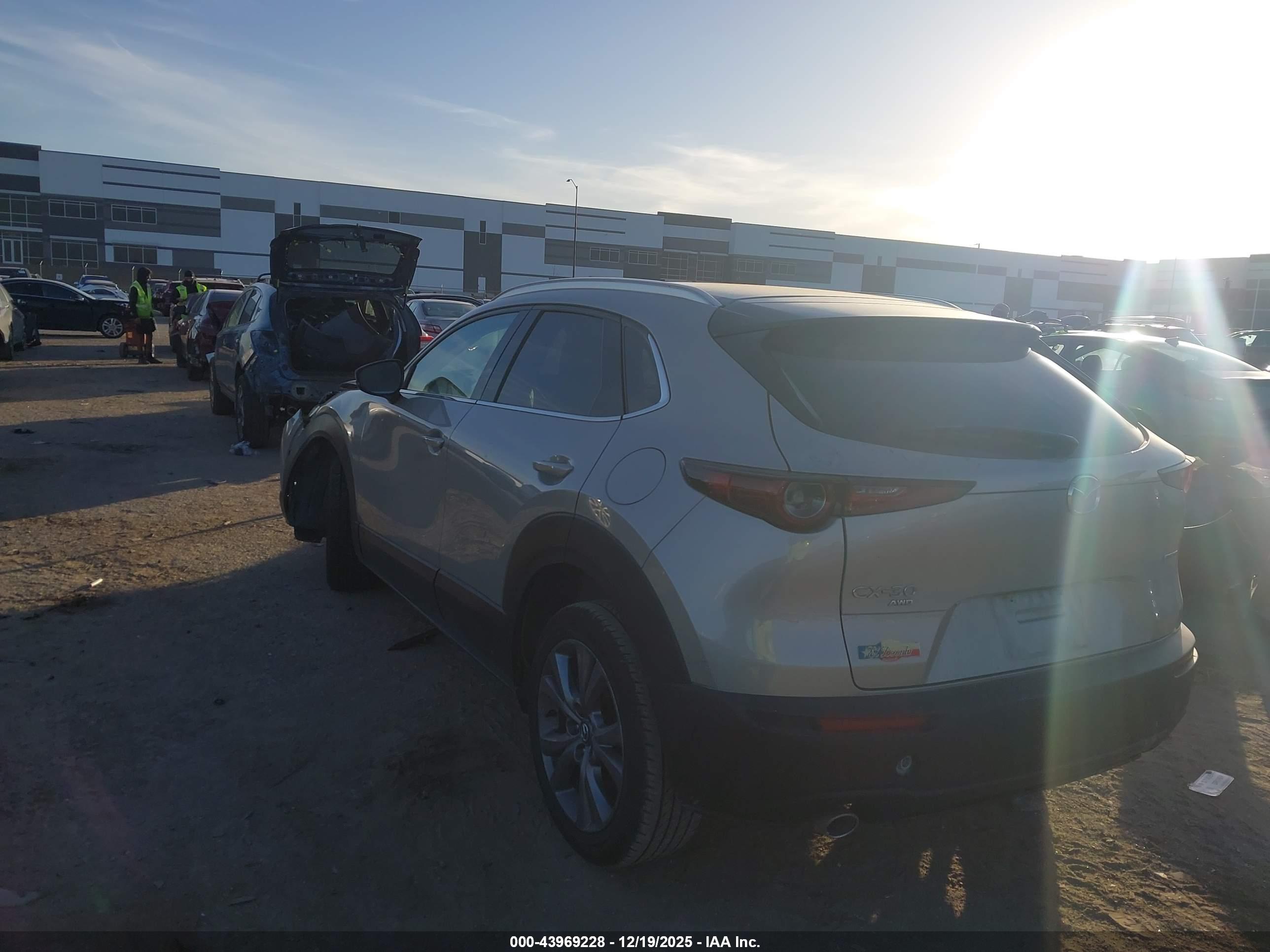 MAZDA CX-30 image 3