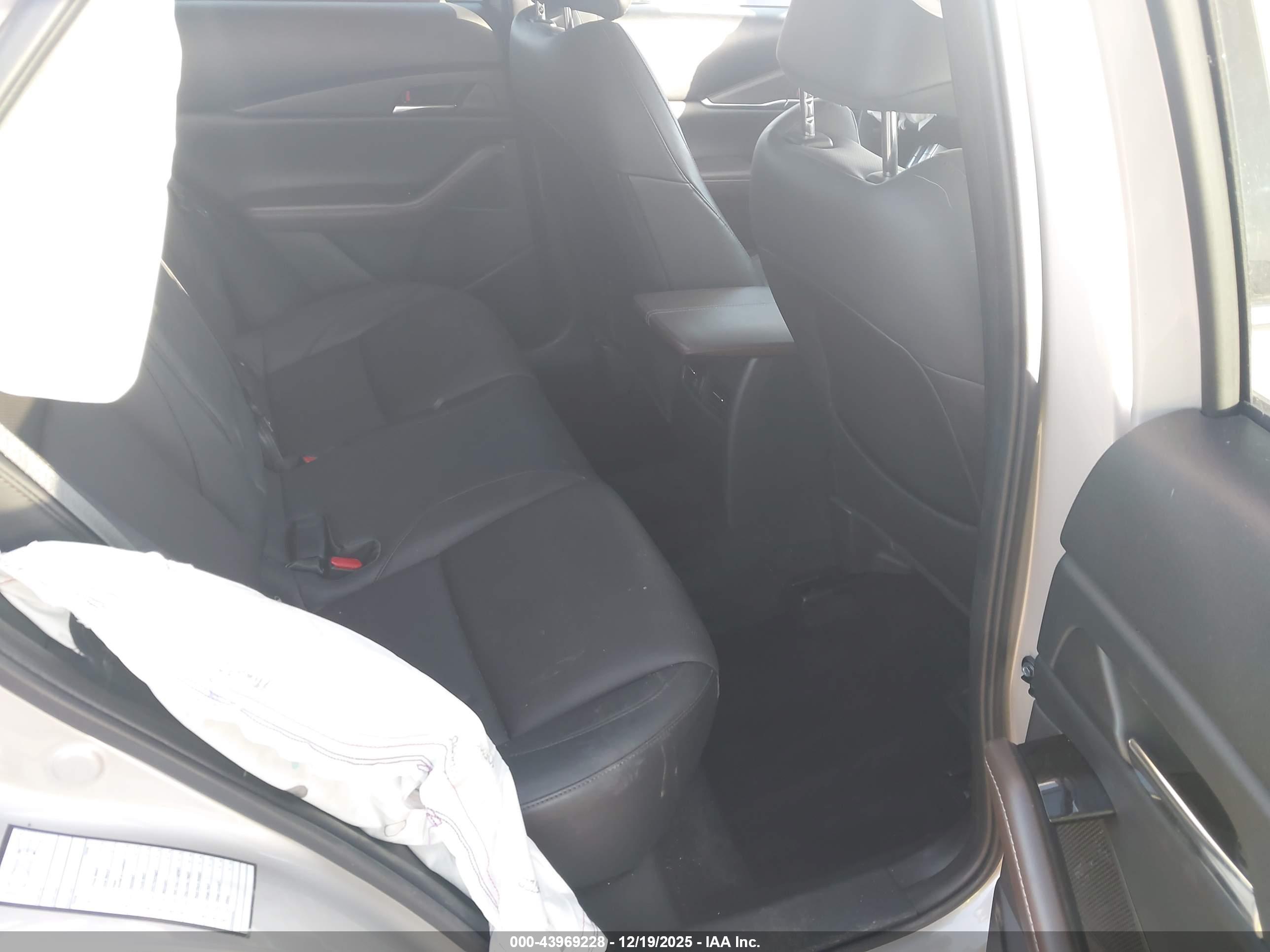 MAZDA CX-30 image 8