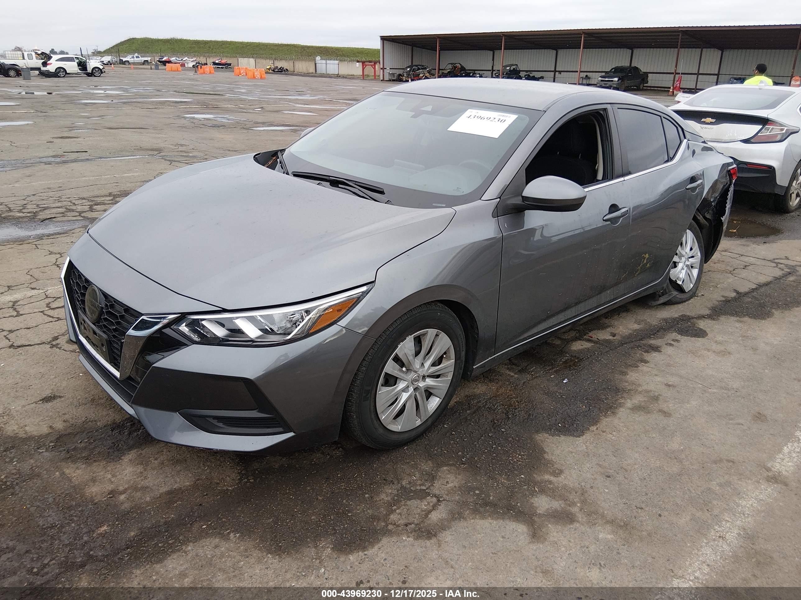 NISSAN SENTRA image 2