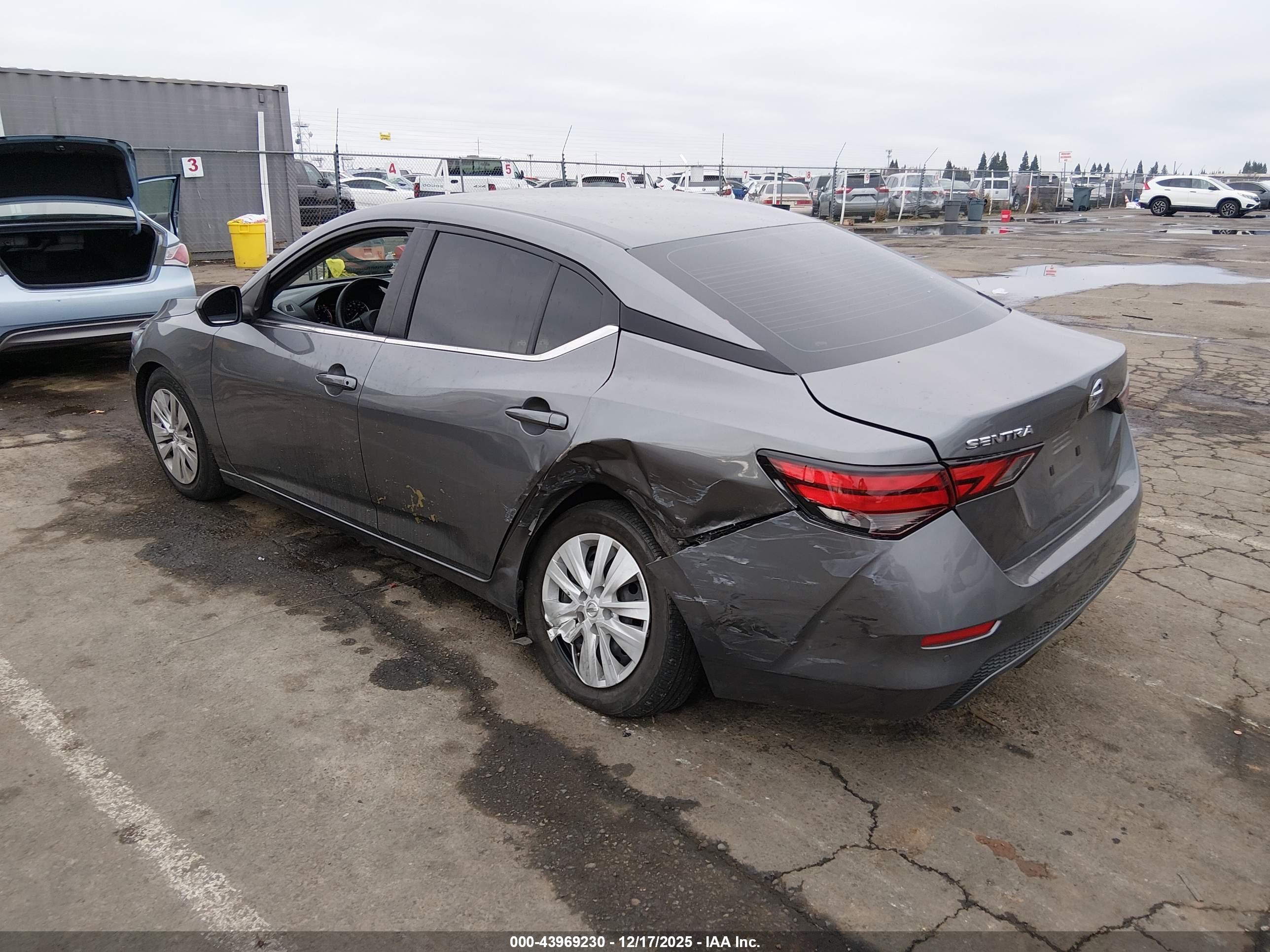 NISSAN SENTRA image 3