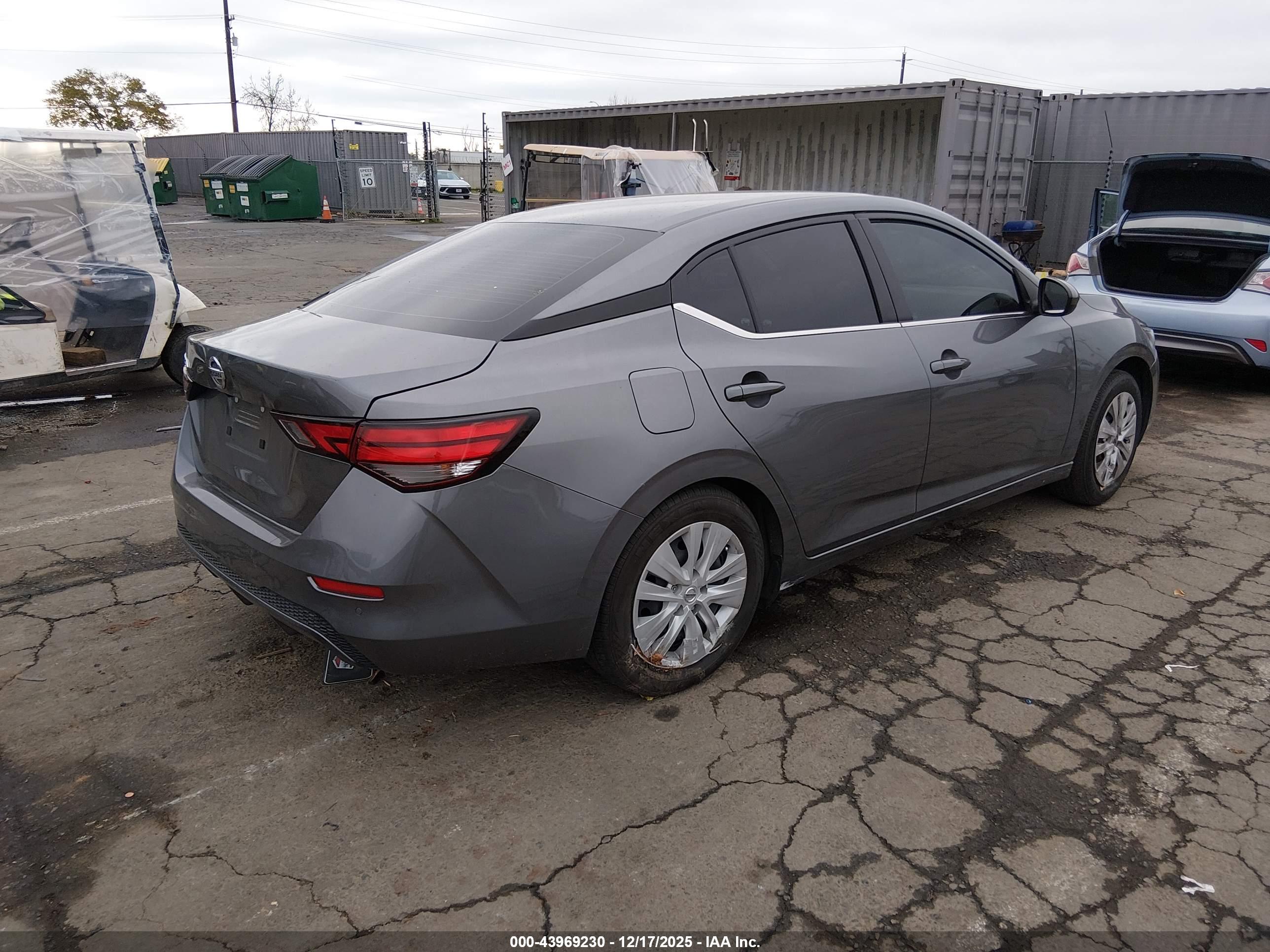 NISSAN SENTRA image 4