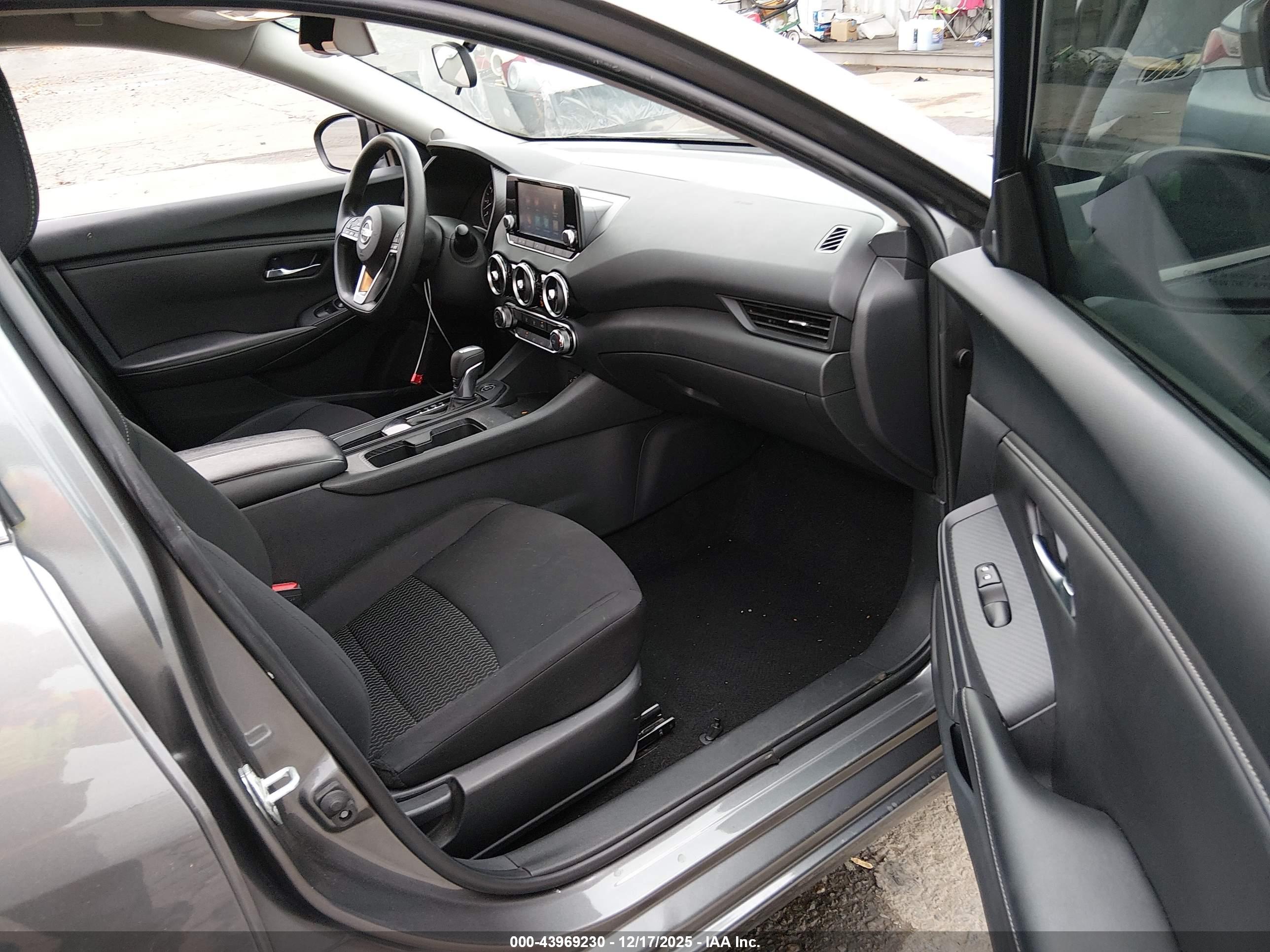 NISSAN SENTRA image 5
