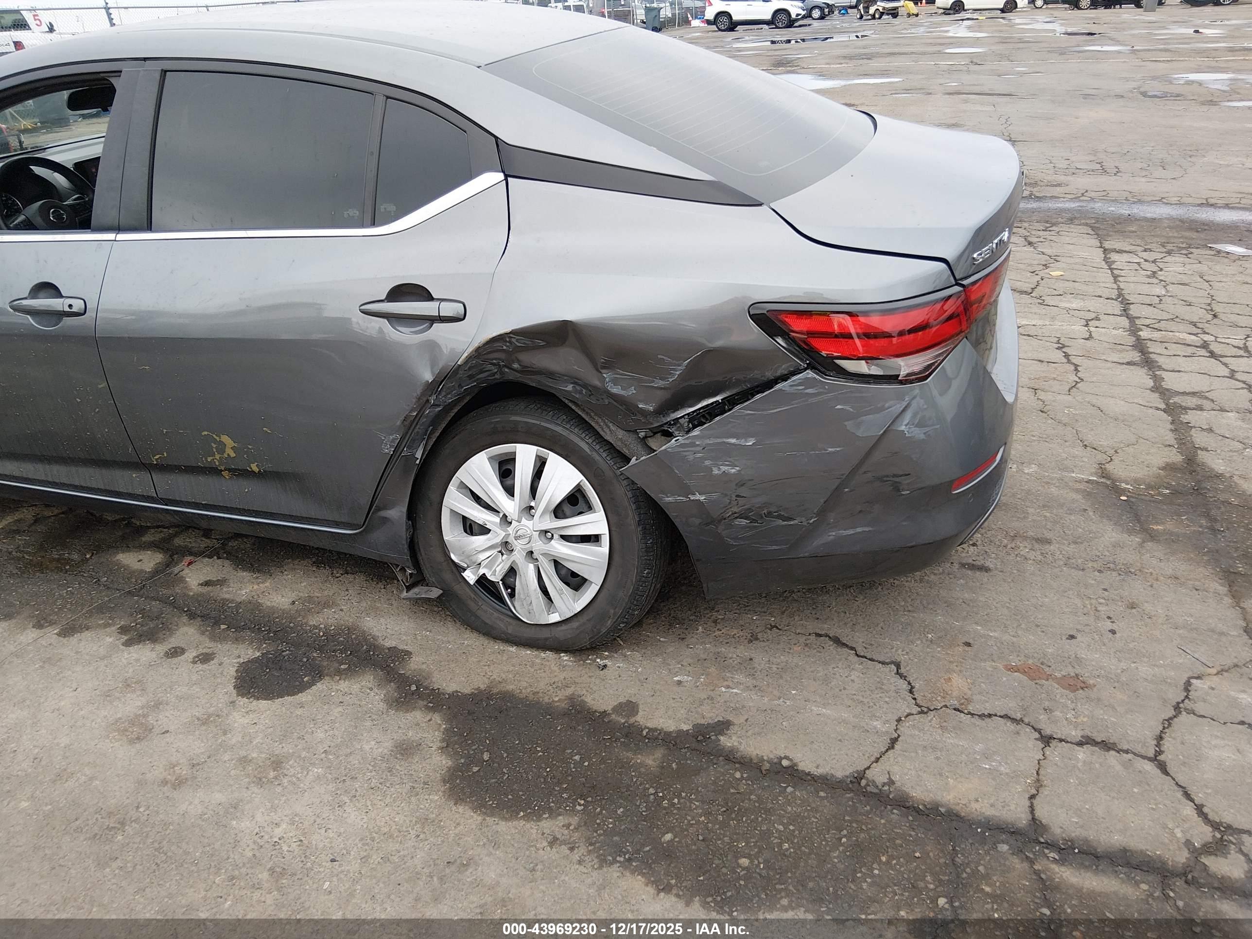 NISSAN SENTRA image 6
