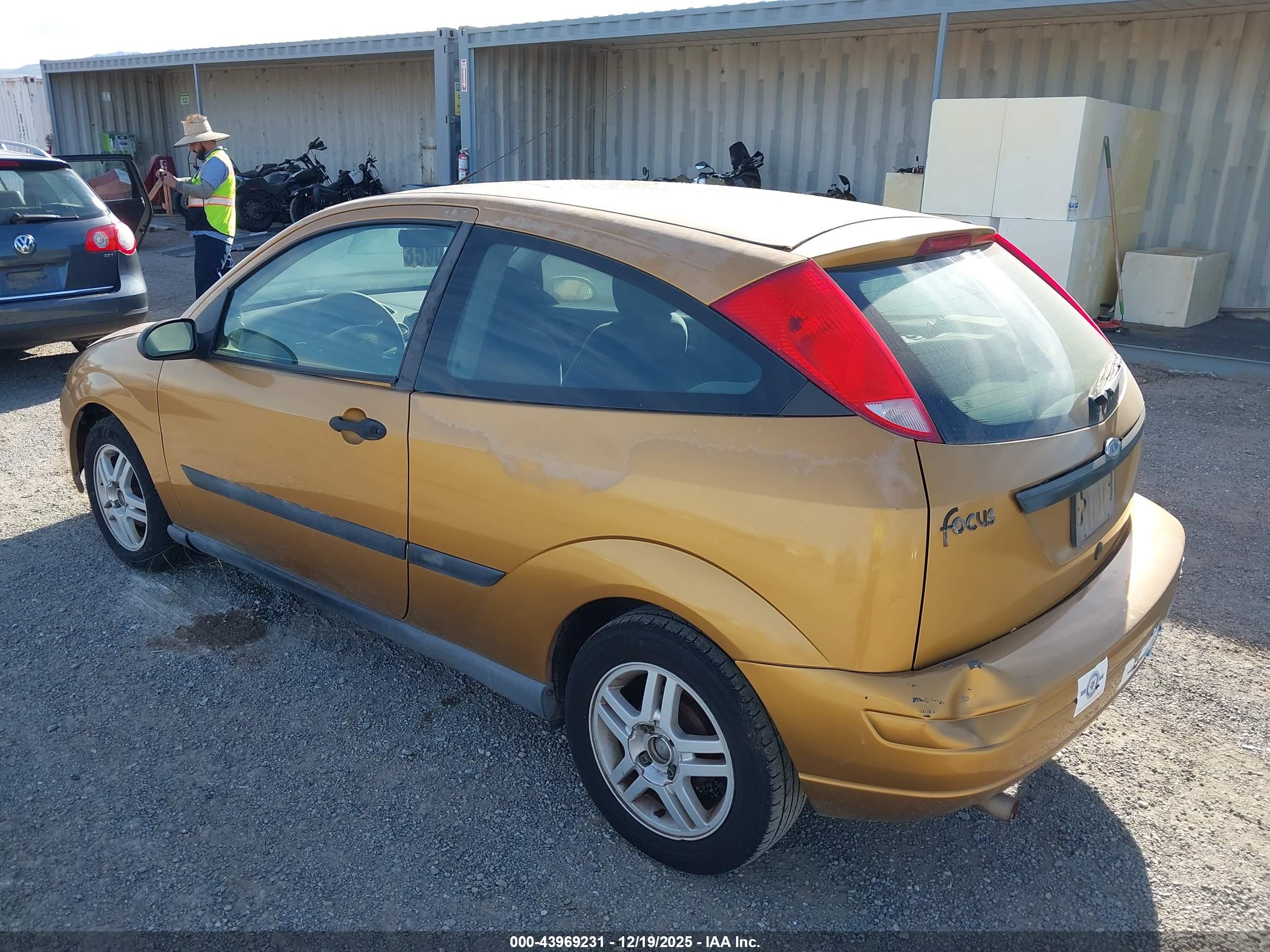 FORD FOCUS image 3