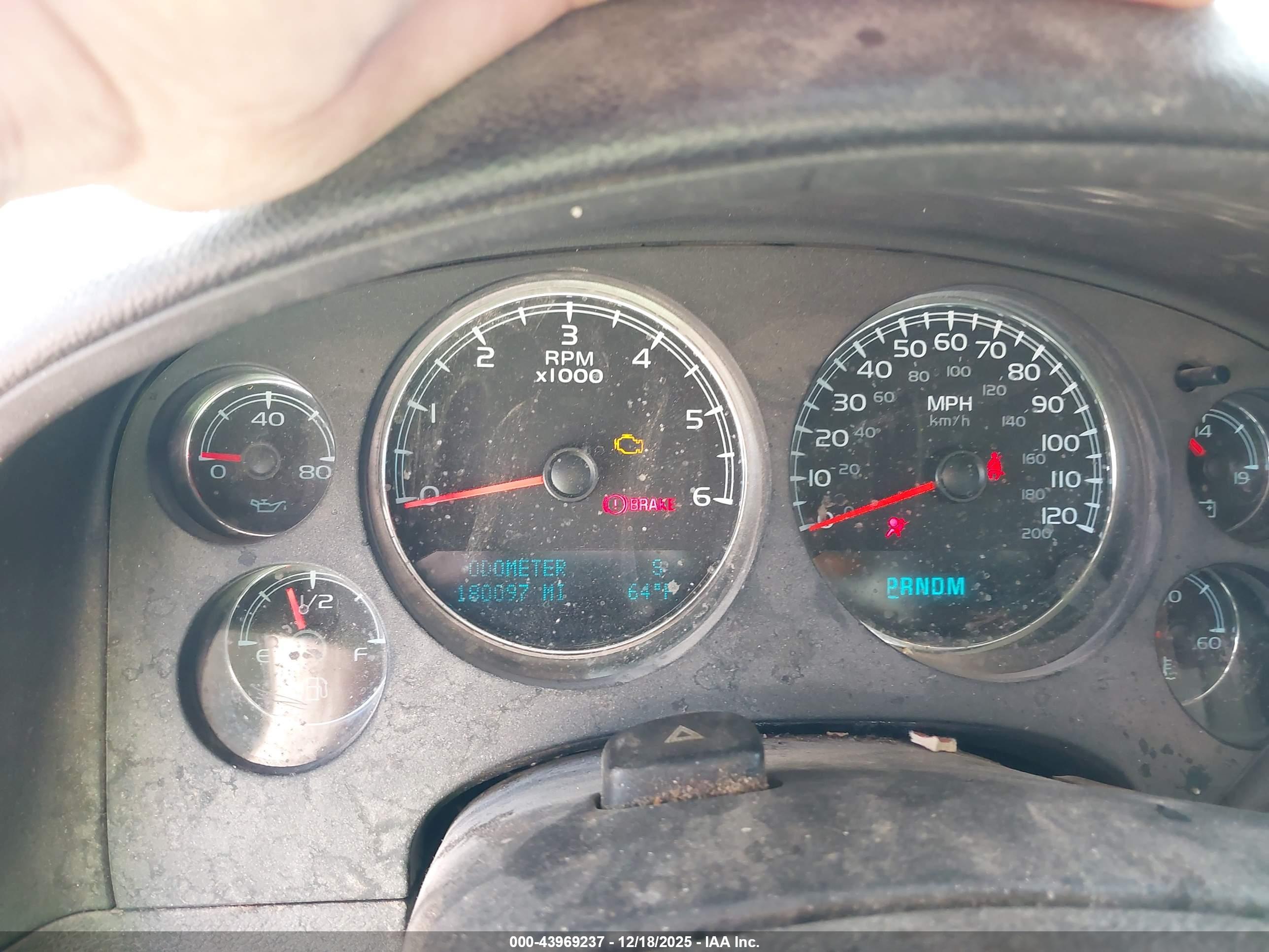 CHEVROLET SUBURBAN image 7