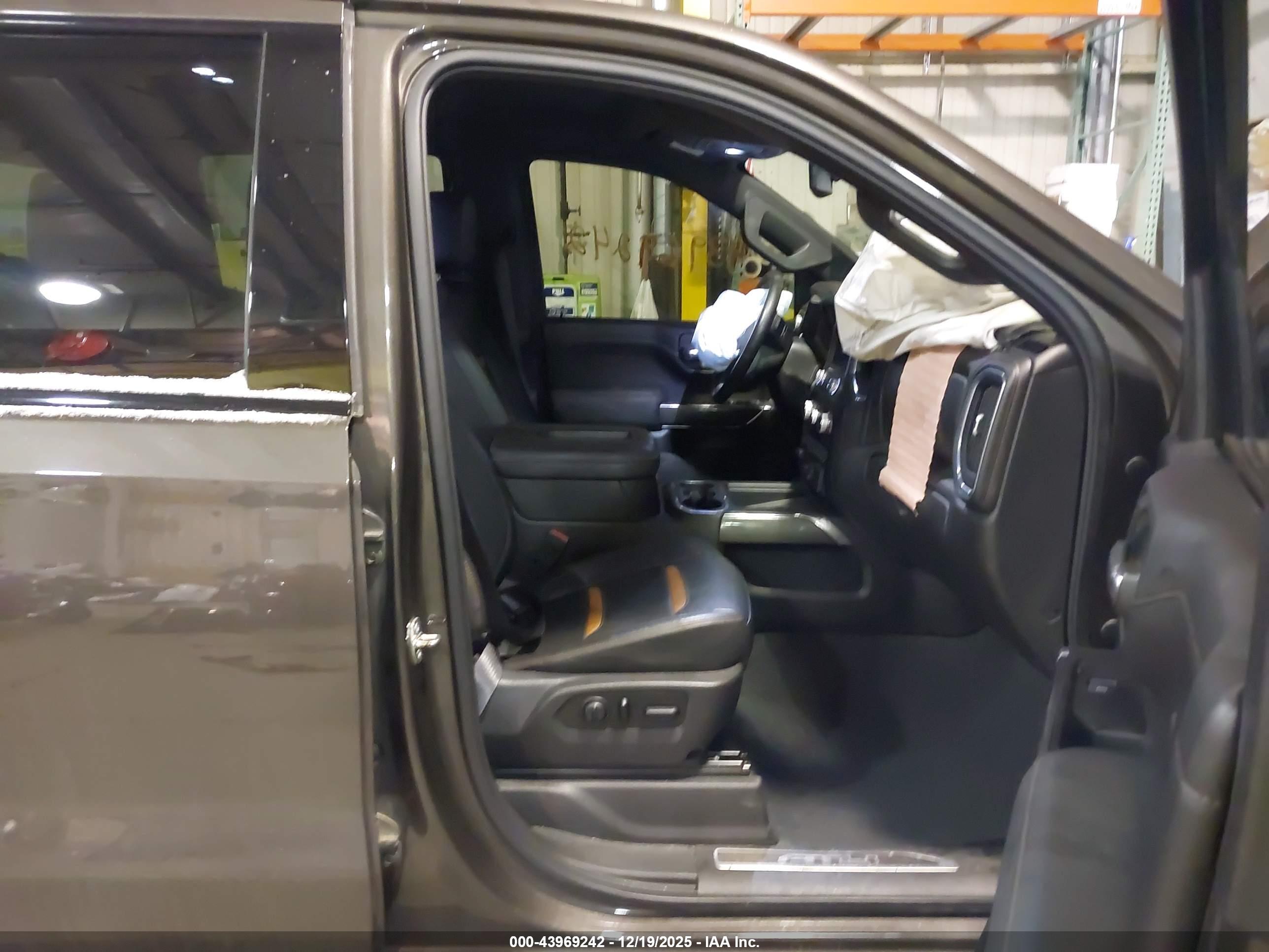 GMC SIERRA image 5