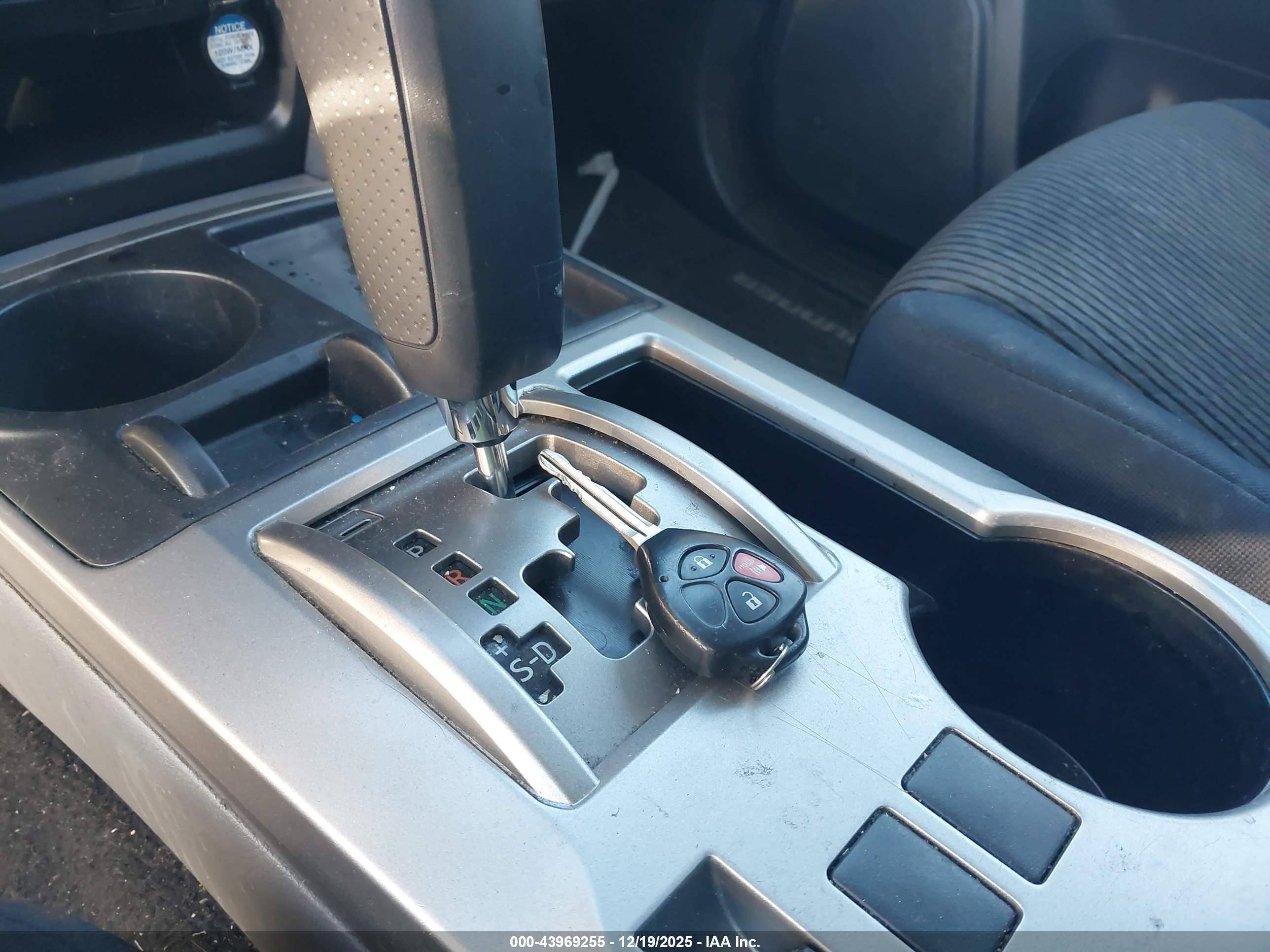 TOYOTA 4RUNNER image 11