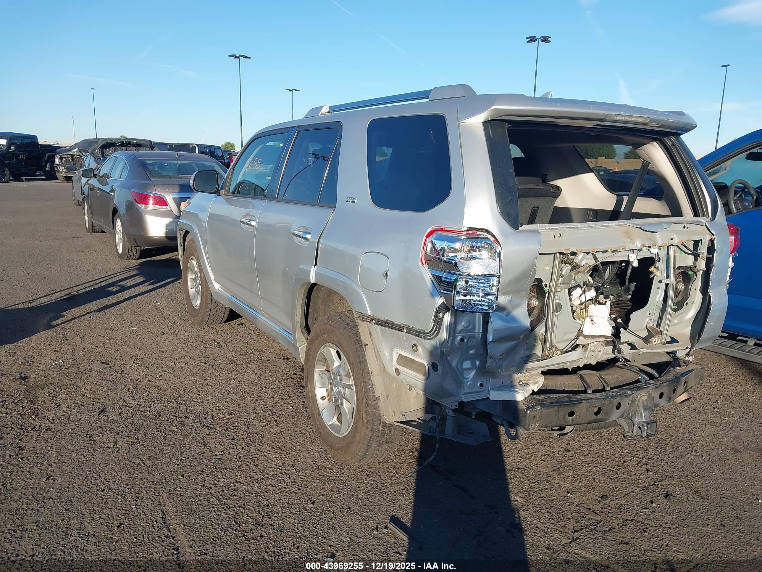 TOYOTA 4RUNNER image 3