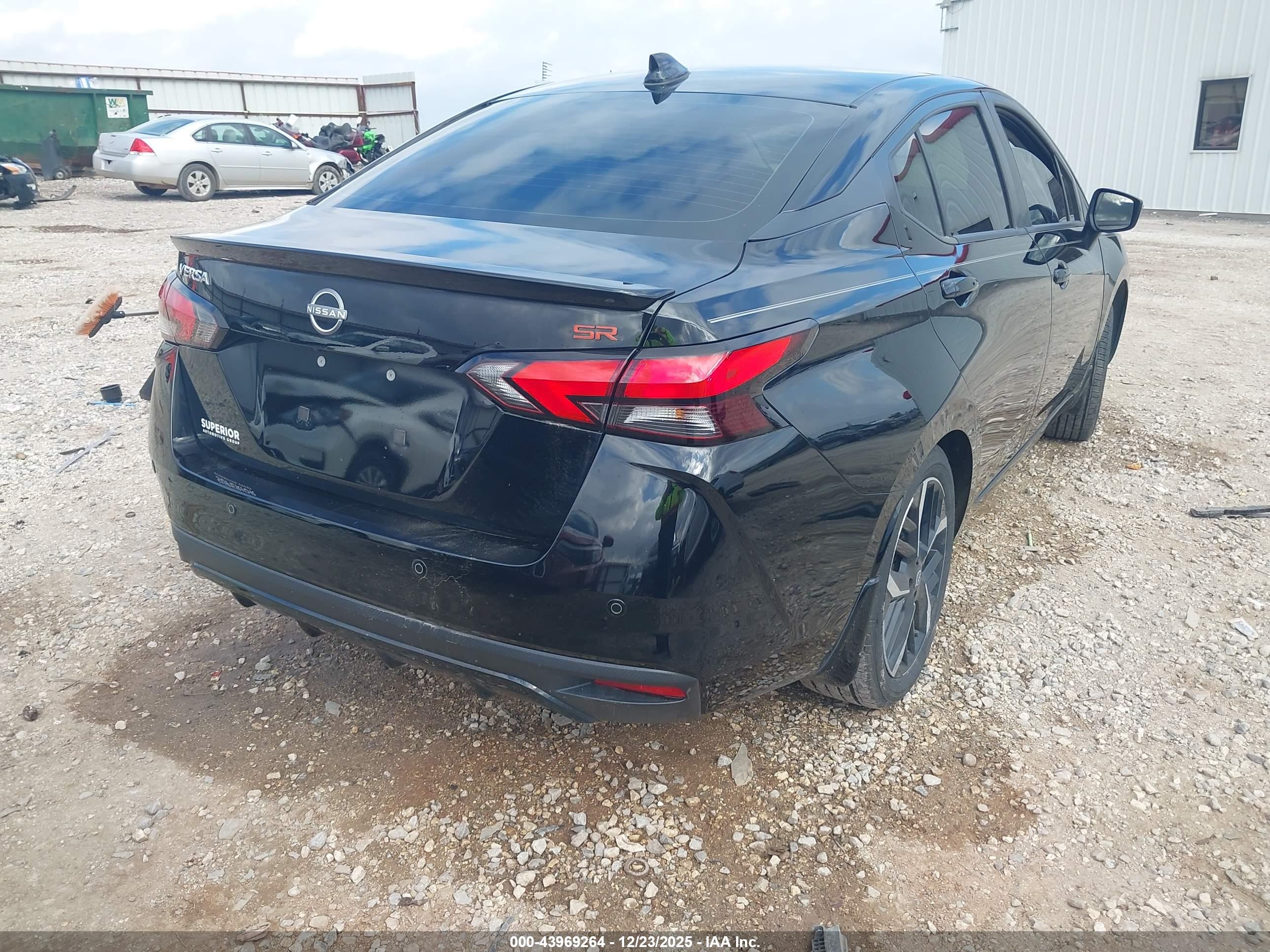 NISSAN VERSA image 4