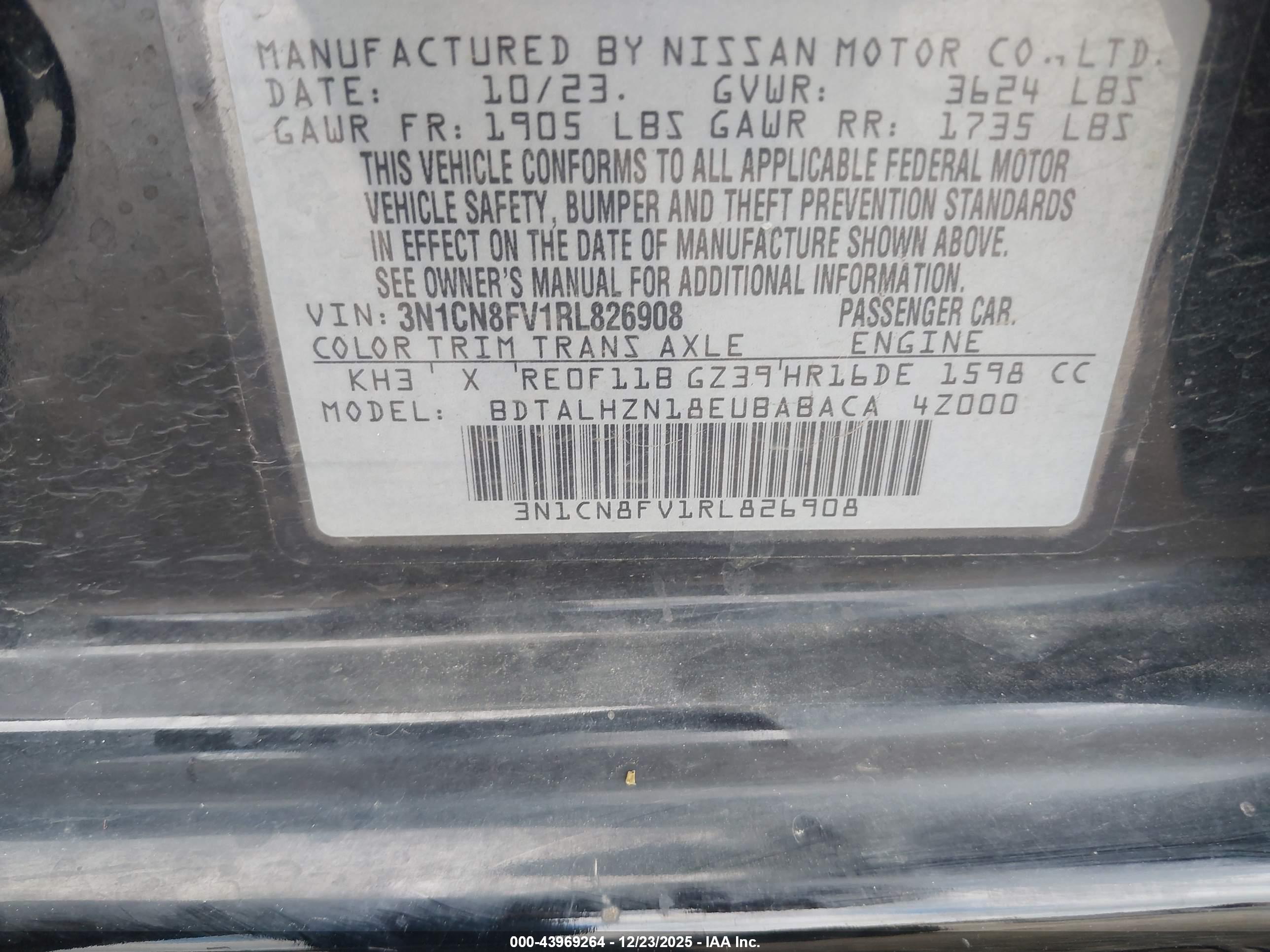 NISSAN VERSA image 9