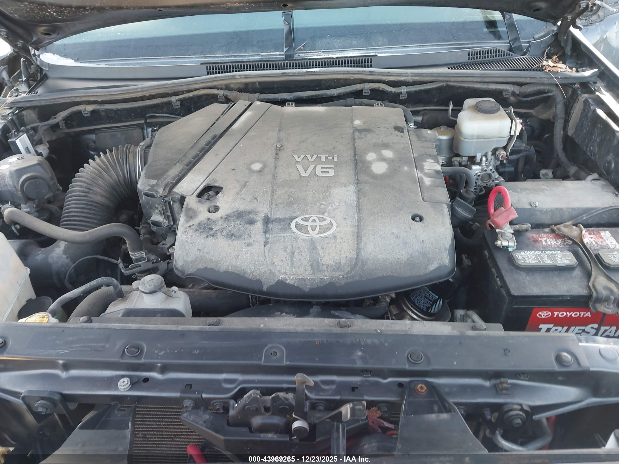 TOYOTA TACOMA image 10