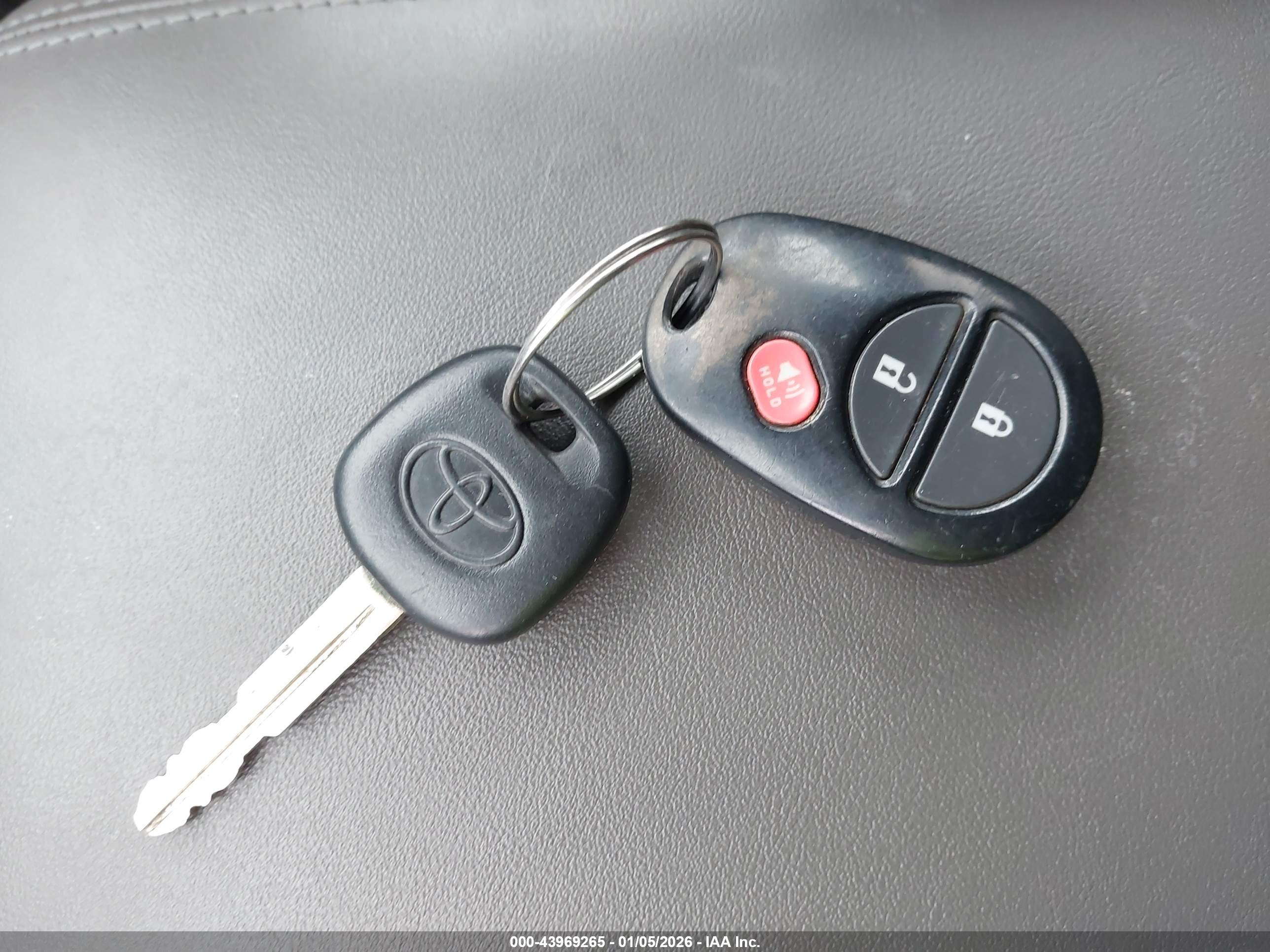 TOYOTA TACOMA image 11