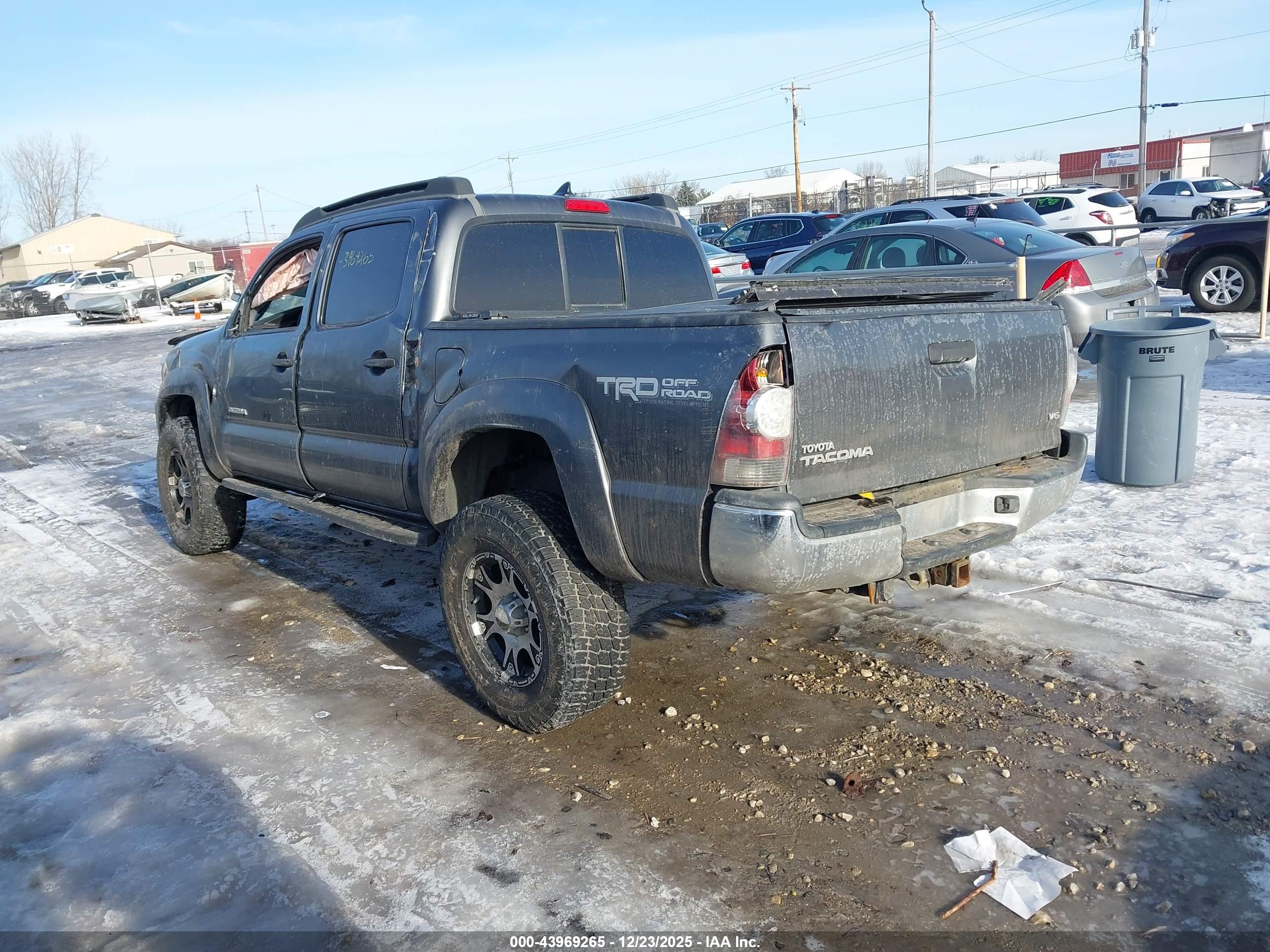 TOYOTA TACOMA image 3