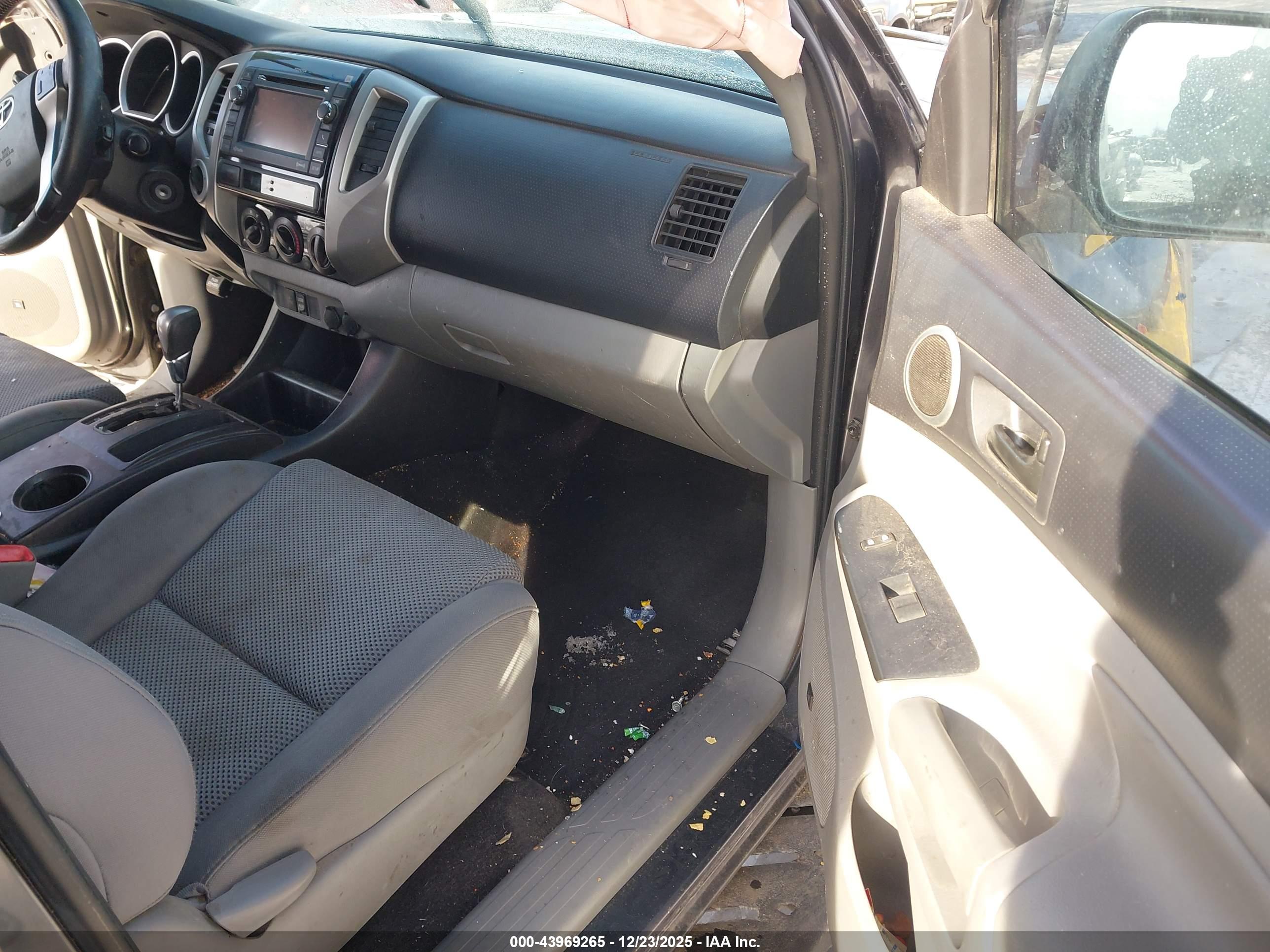 TOYOTA TACOMA image 5