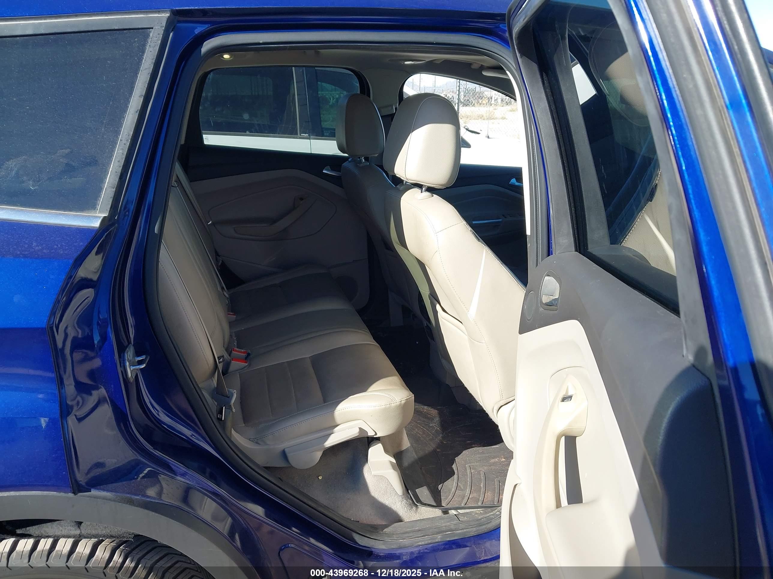 FORD ESCAPE image 8