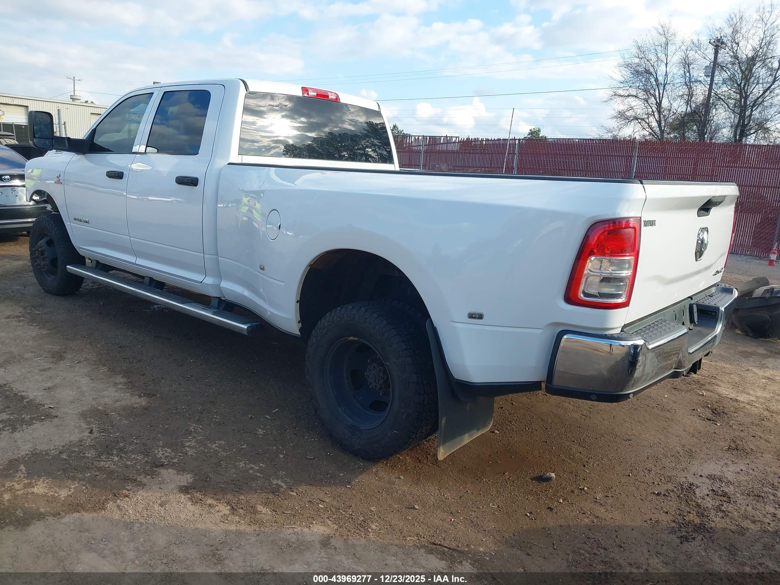 RAM 3500 image 3