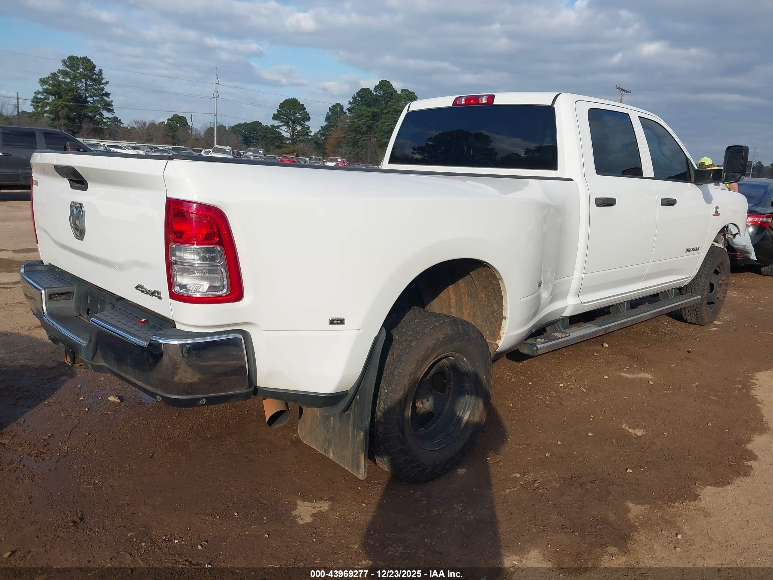 RAM 3500 image 4