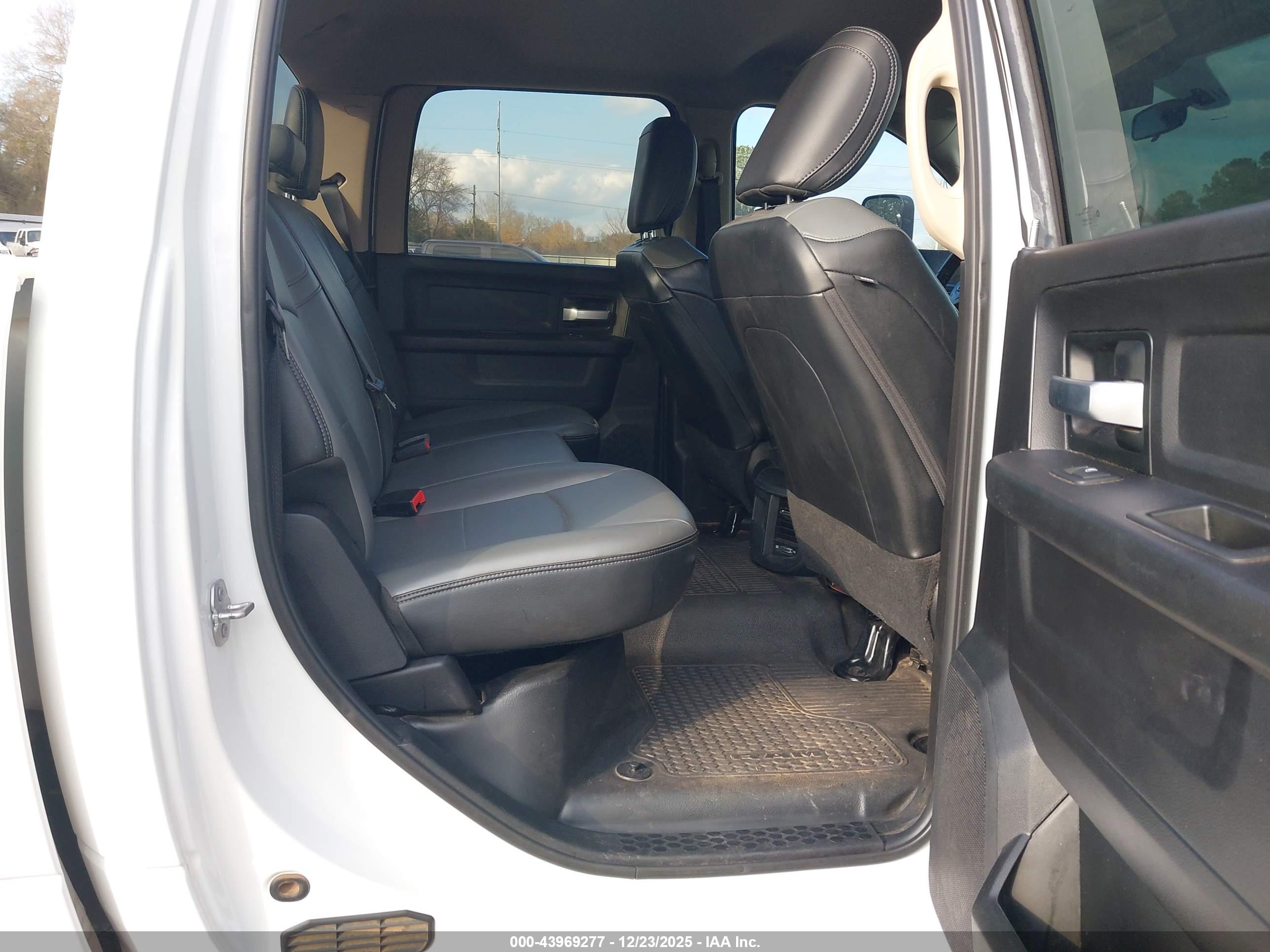 RAM 3500 image 8