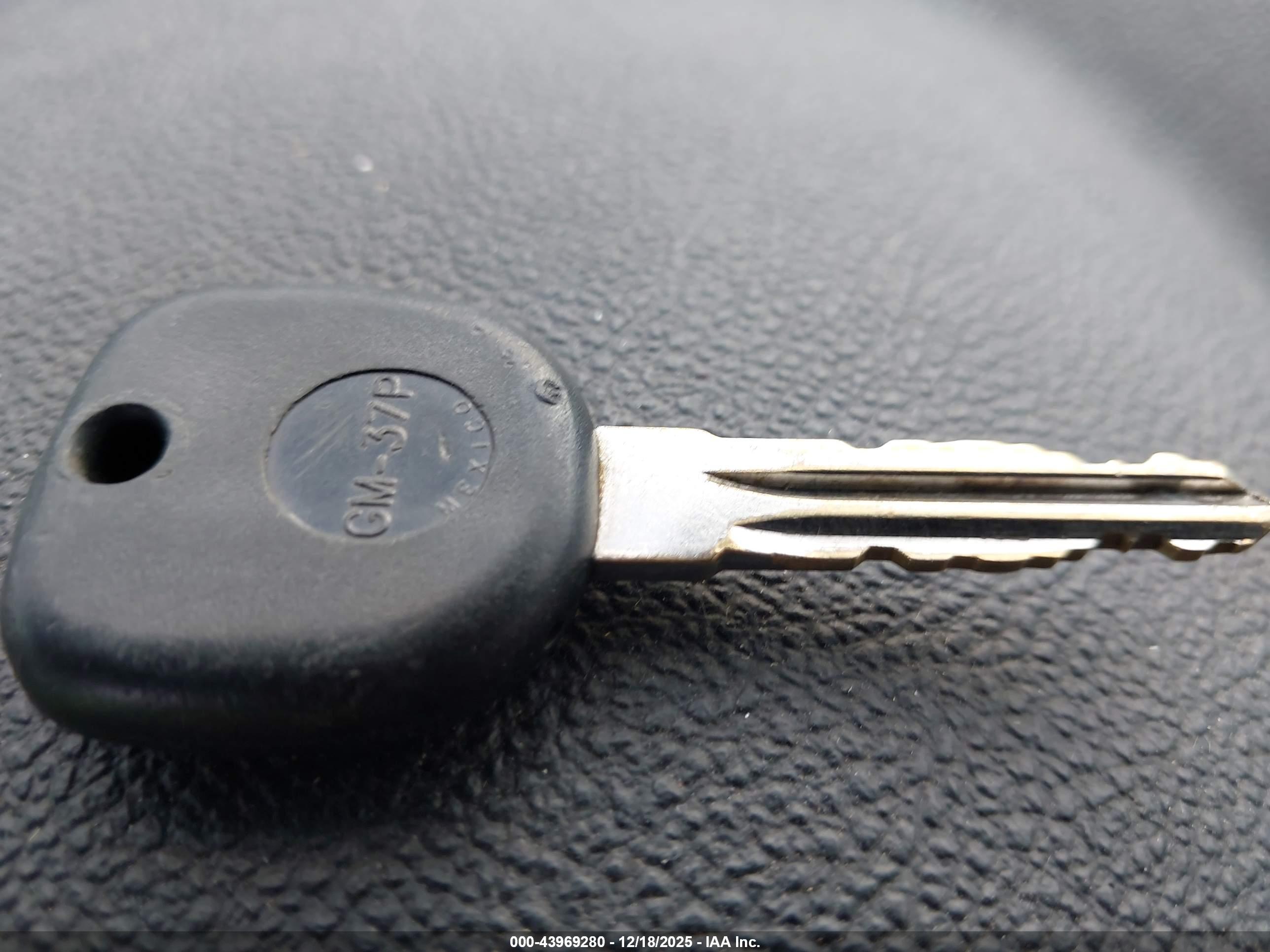 CHEVROLET HHR image 11