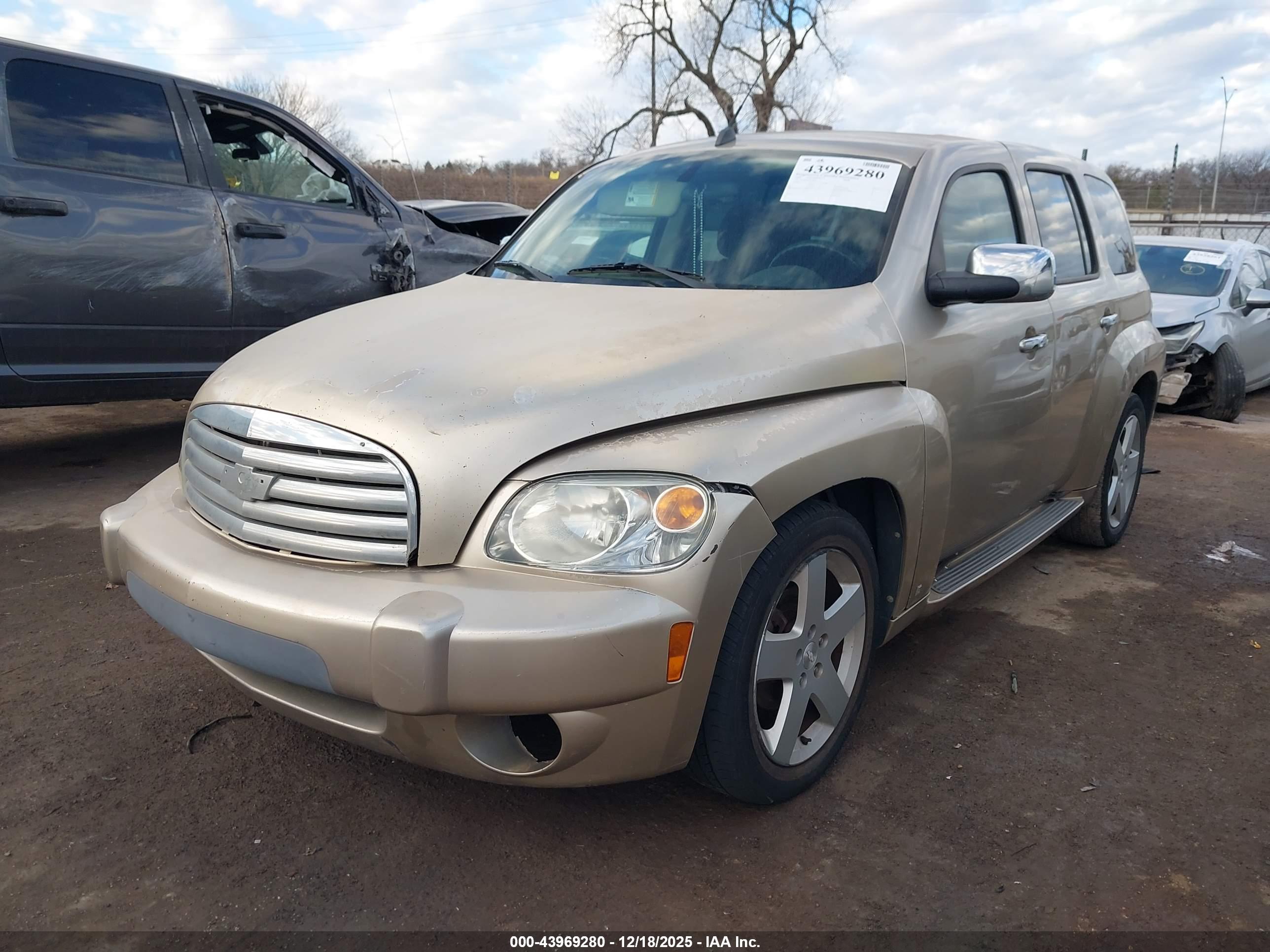 CHEVROLET HHR image 2