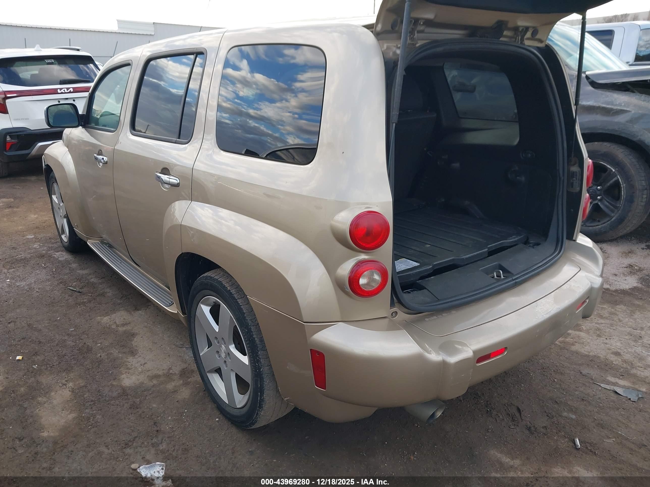 CHEVROLET HHR image 3