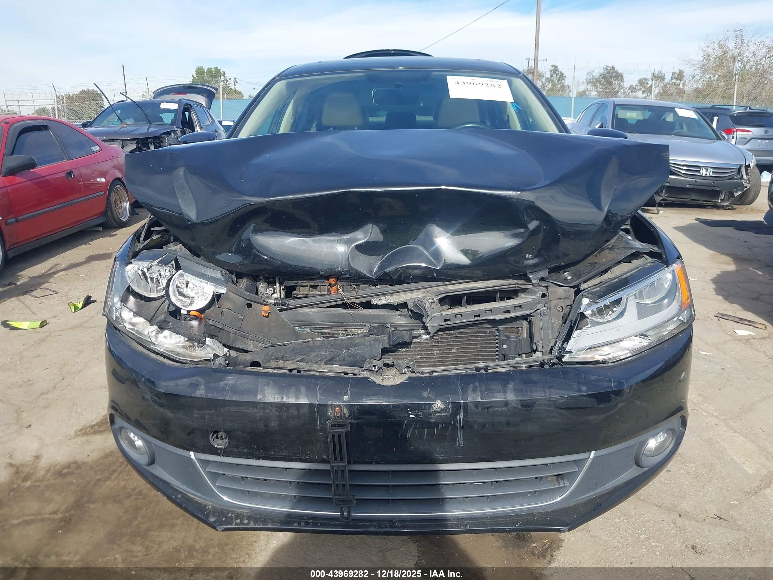 VOLKSWAGEN JETTA image 6