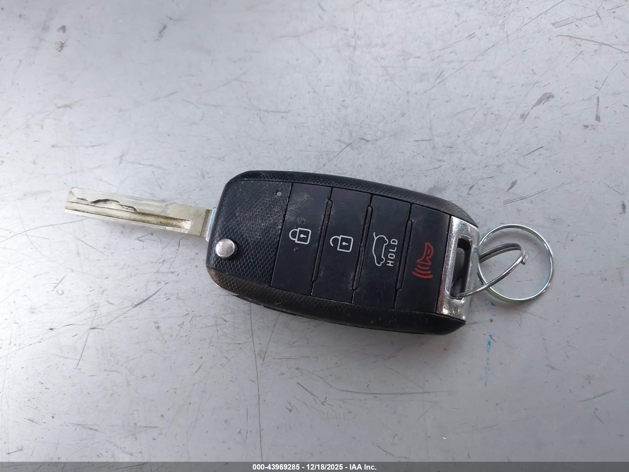KIA SORENTO image 11