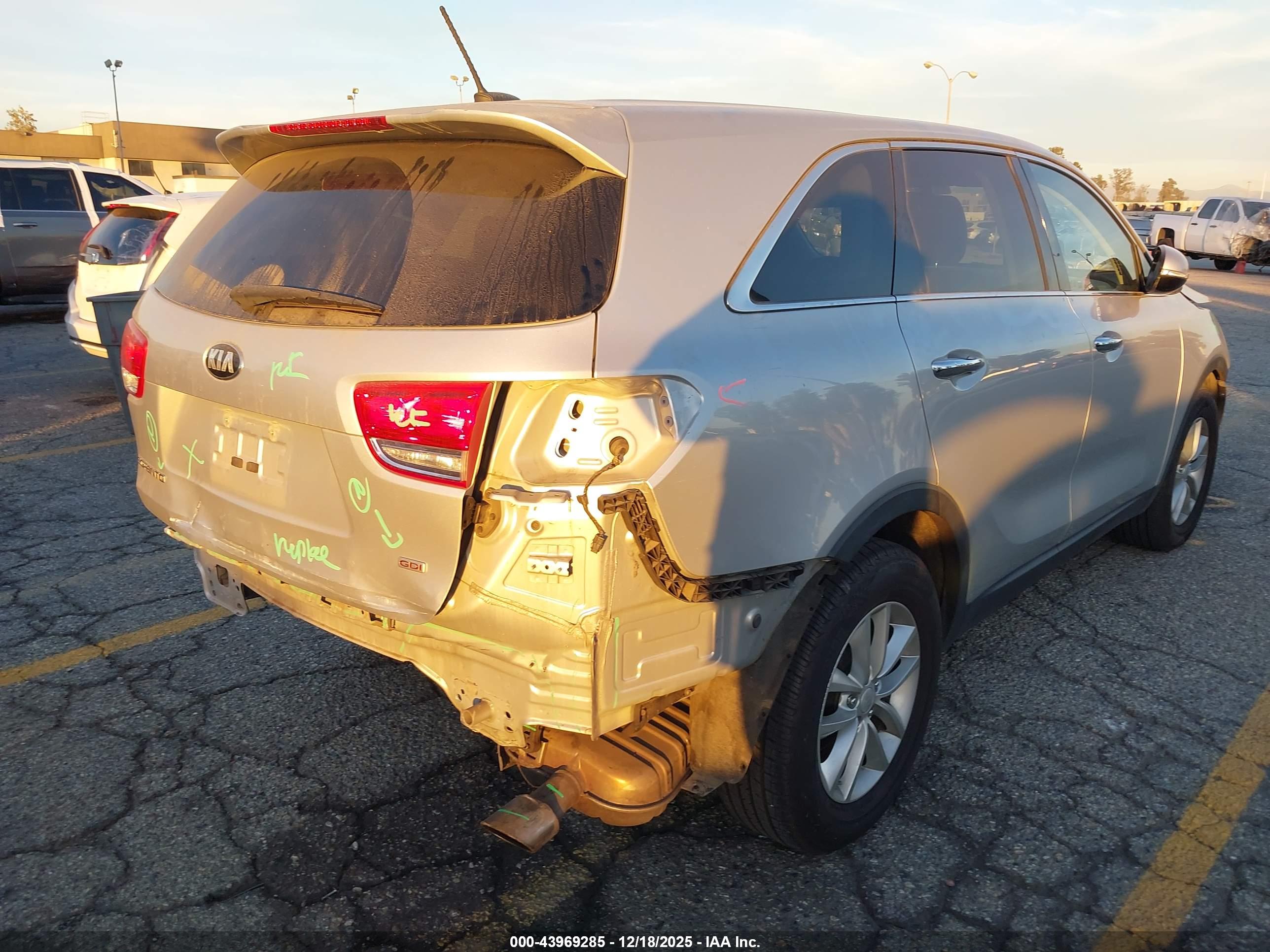 KIA SORENTO image 4