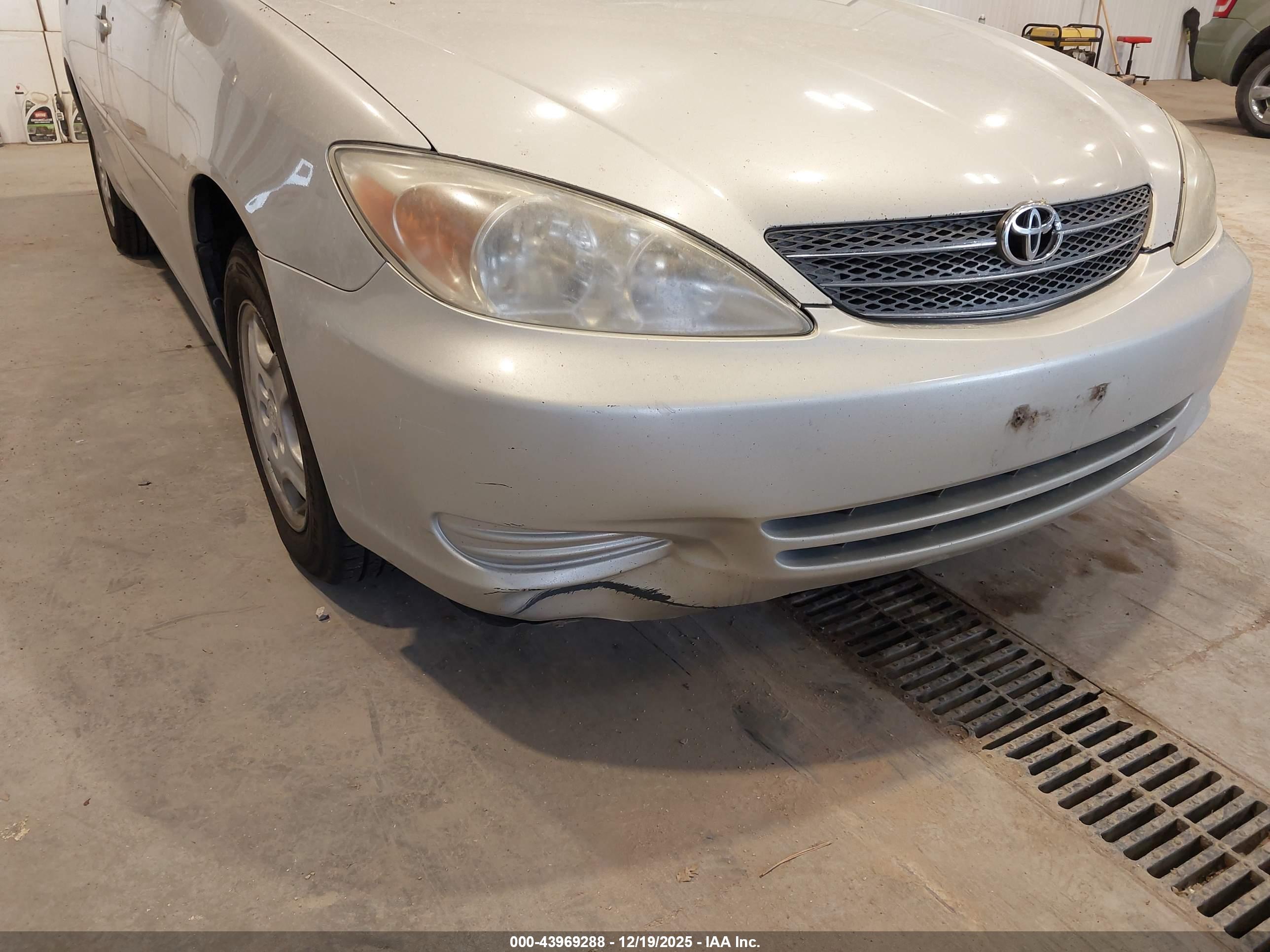 TOYOTA CAMRY image 6