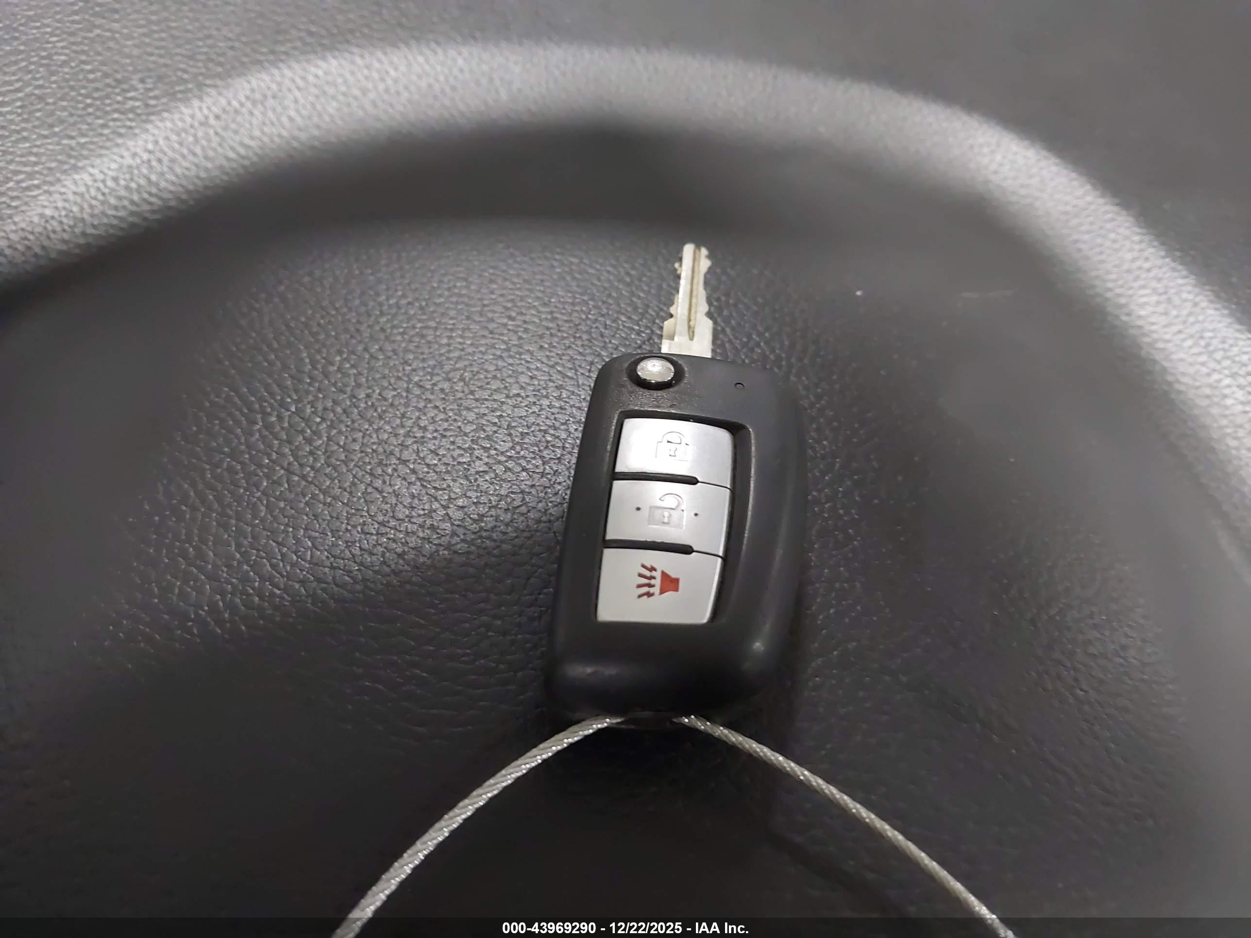 NISSAN ROGUE image 11