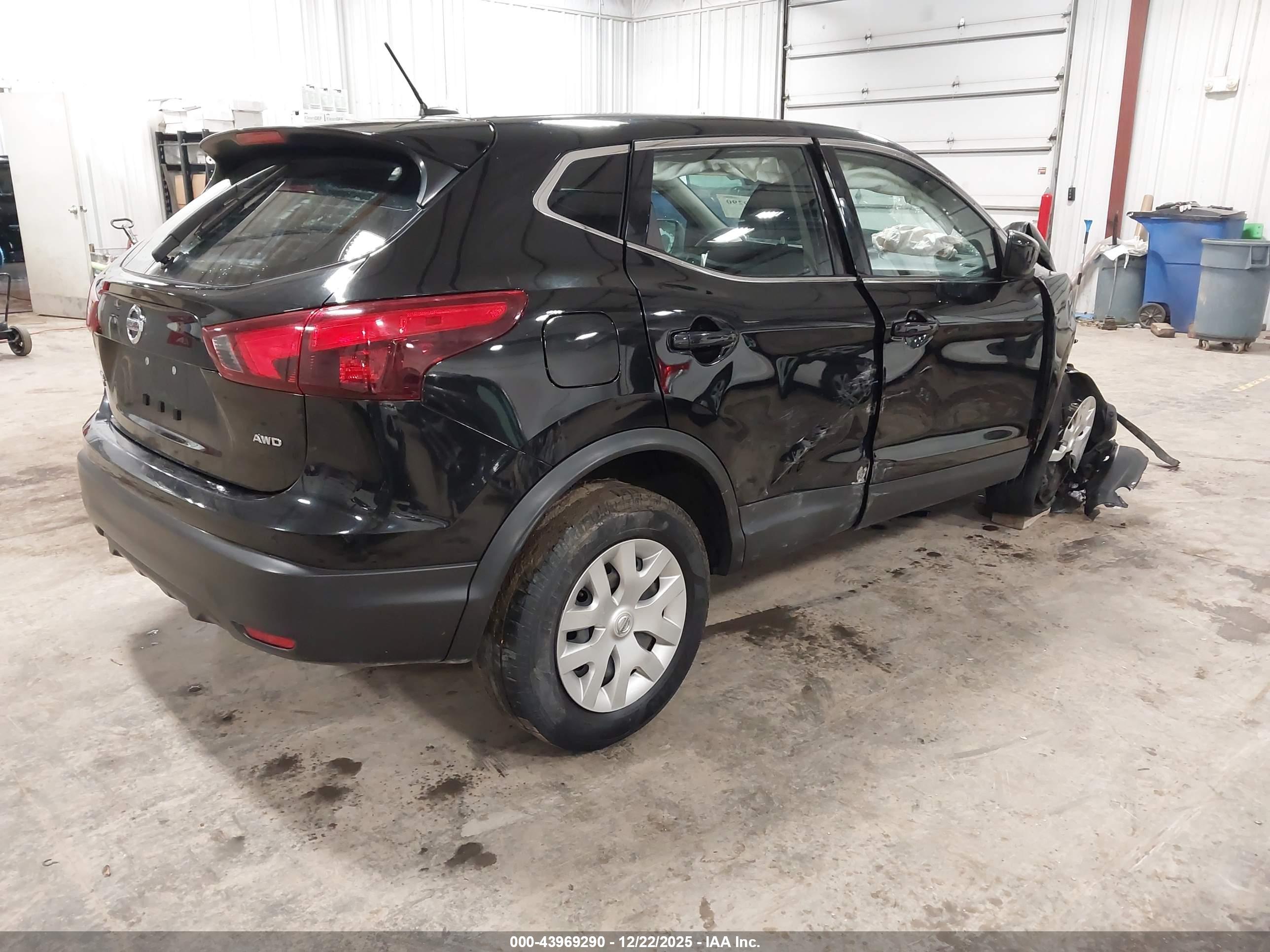 NISSAN ROGUE image 4