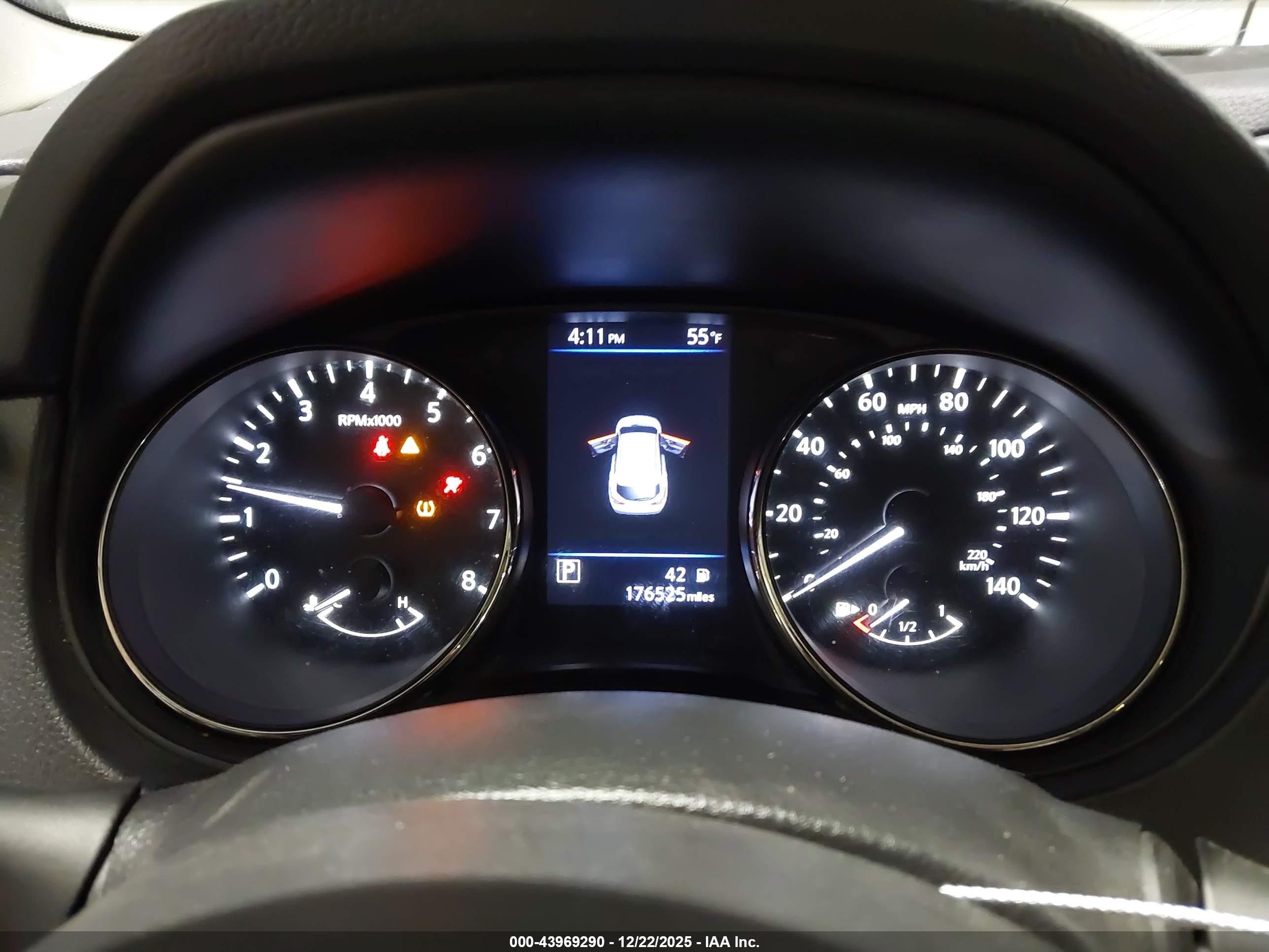 NISSAN ROGUE image 7