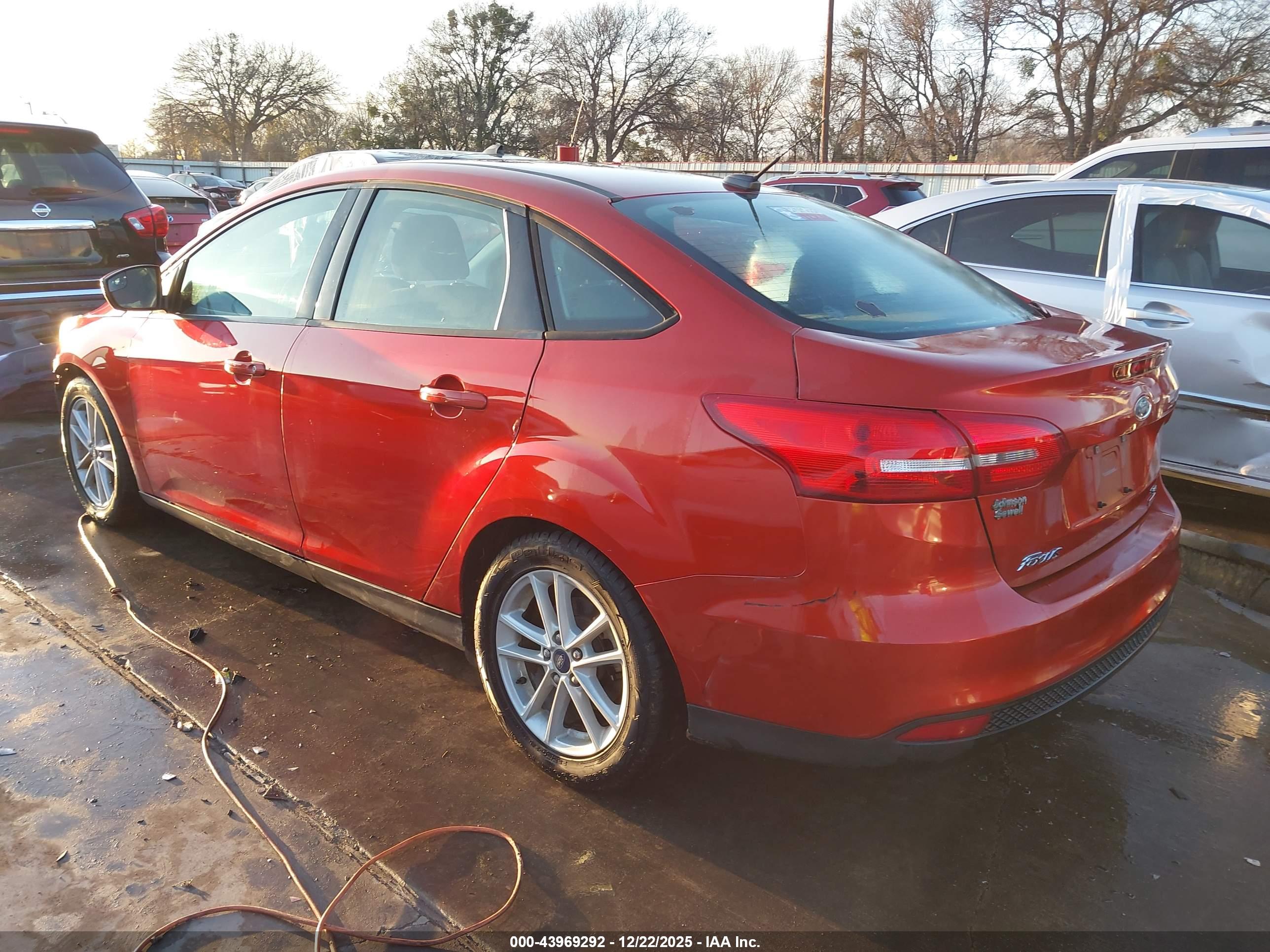 FORD FOCUS image 3
