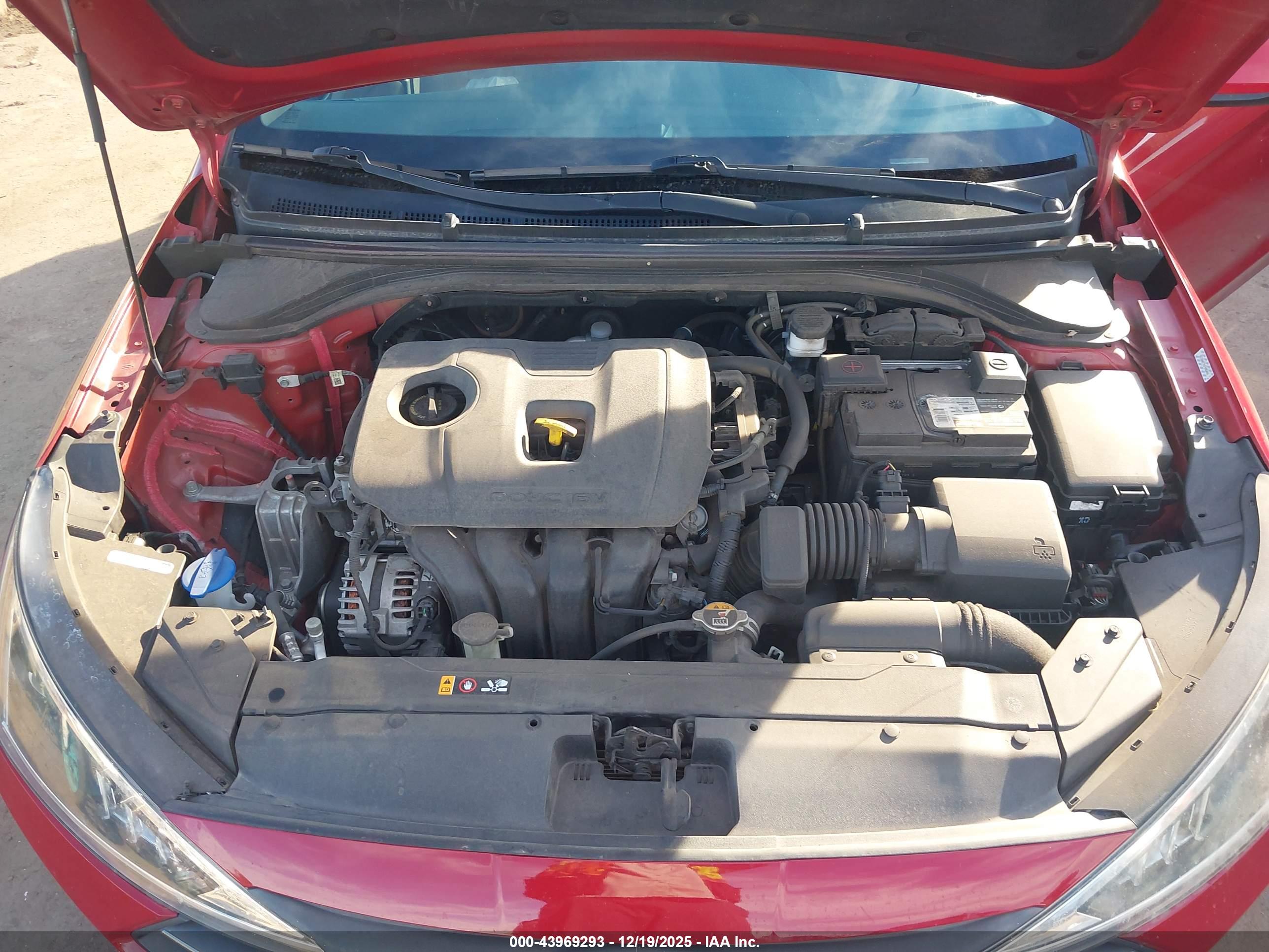 HYUNDAI ELANTRA image 10