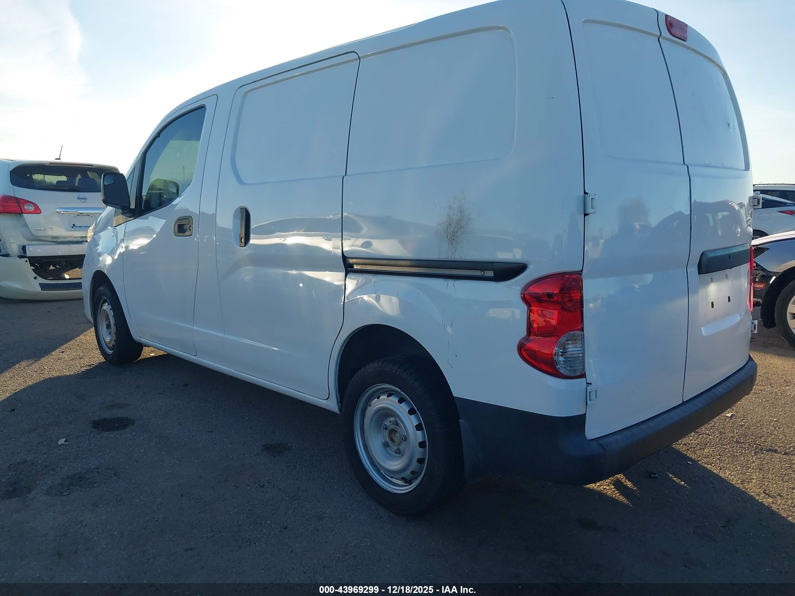 NISSAN NV200 image 3