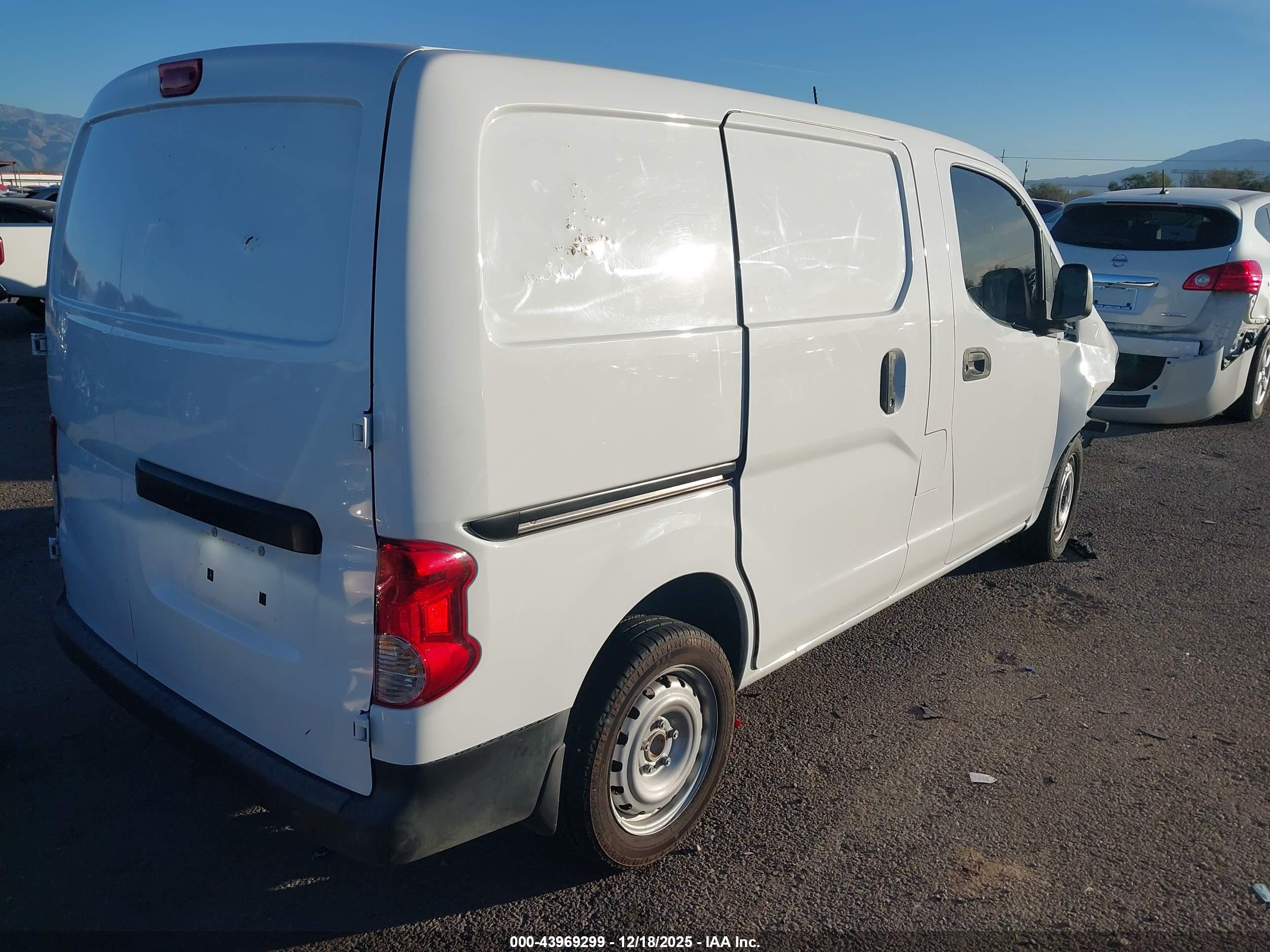 NISSAN NV200 image 4