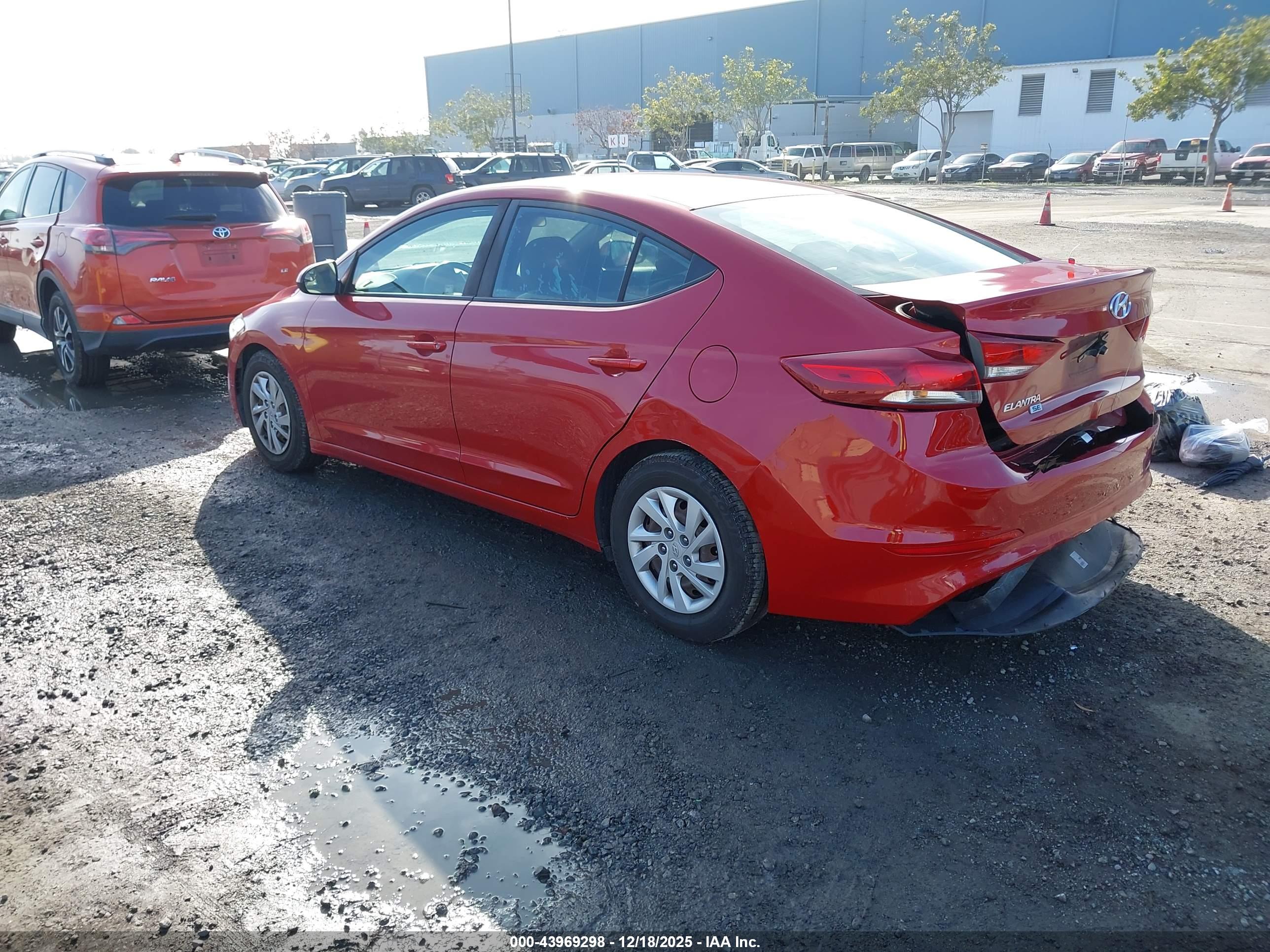 HYUNDAI ELANTRA image 3